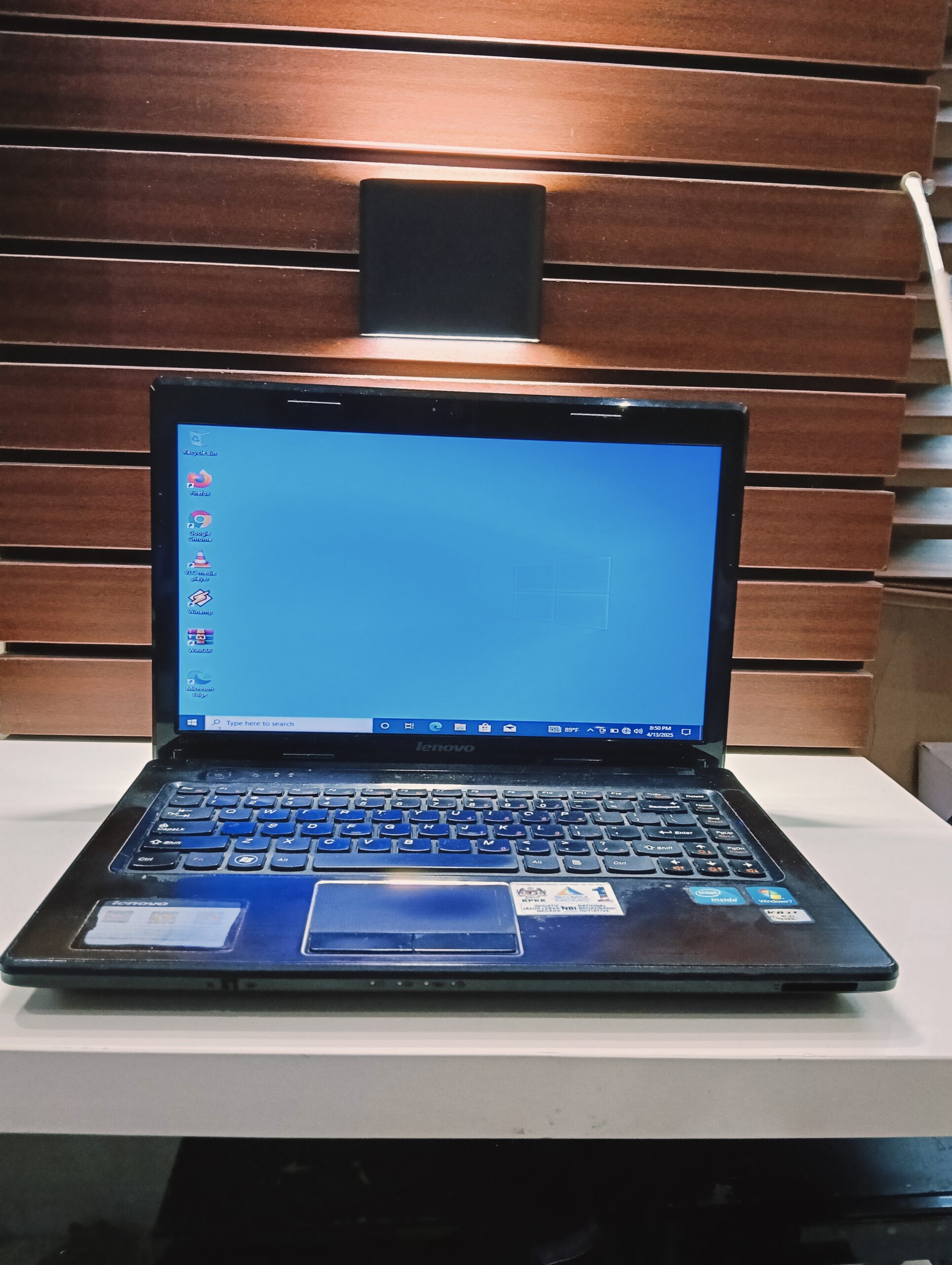 Lenovo 20078 - Intel Celeron (1.5GHz) - 500GB HDD - 4GB Ram - Windows 10 Pro (64 bit)