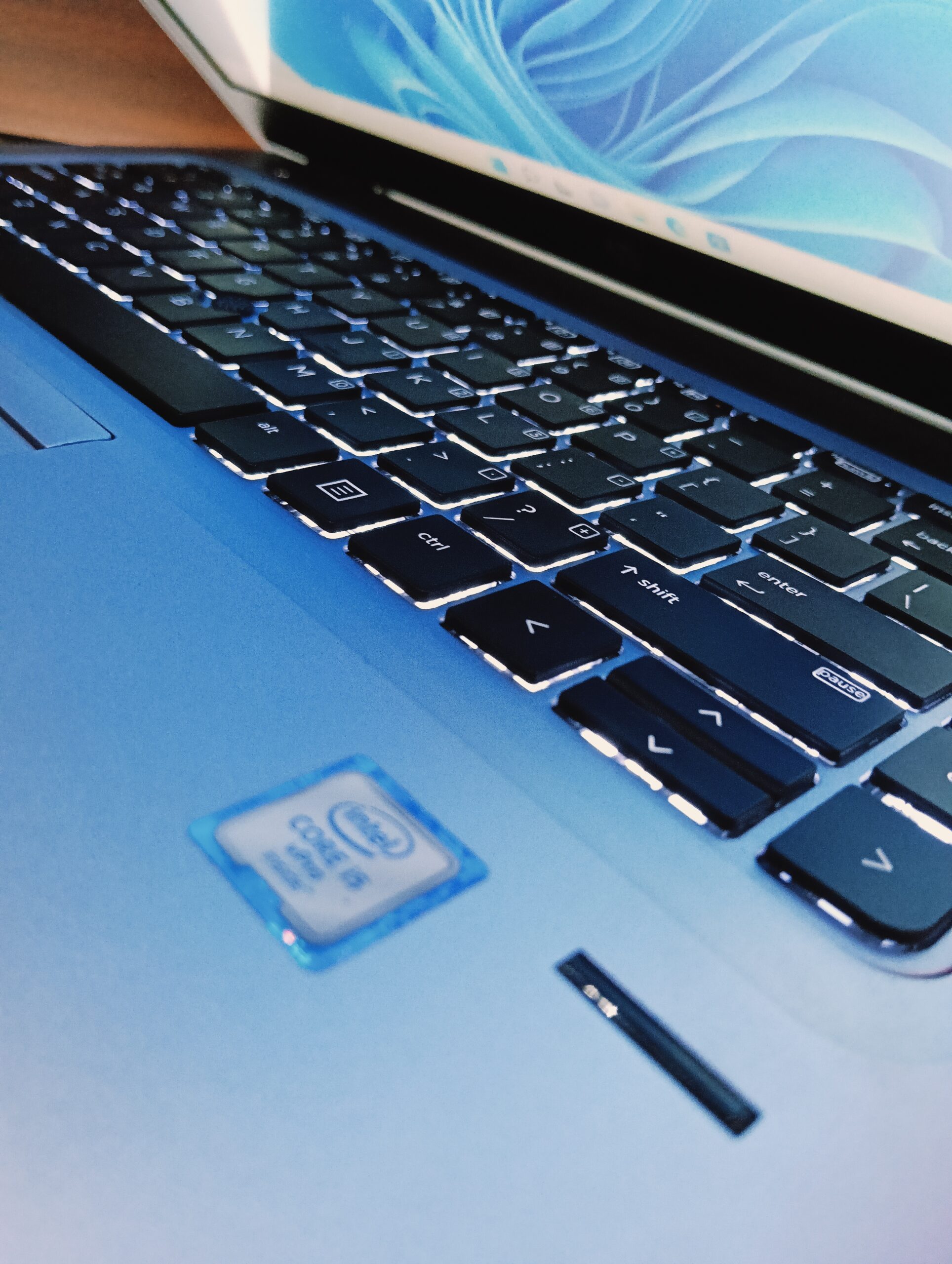 HP EliteBook 840 G3 - Intel Core i5 (2.5GHz) - 6th Gen - 256GB SSD - 8GB Ram - Keyboard Light - Image 7
