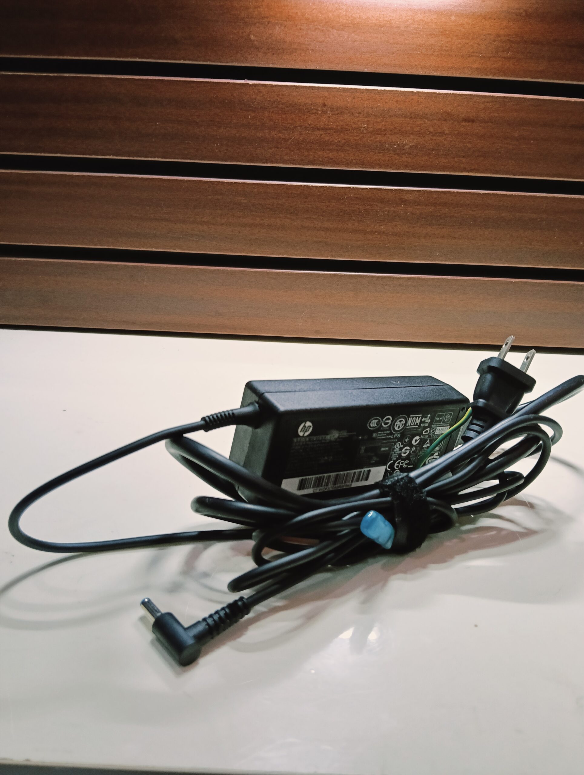 HP Blue Mouth Charger for HP Pavilion, HP 15 and 14 - Image 3