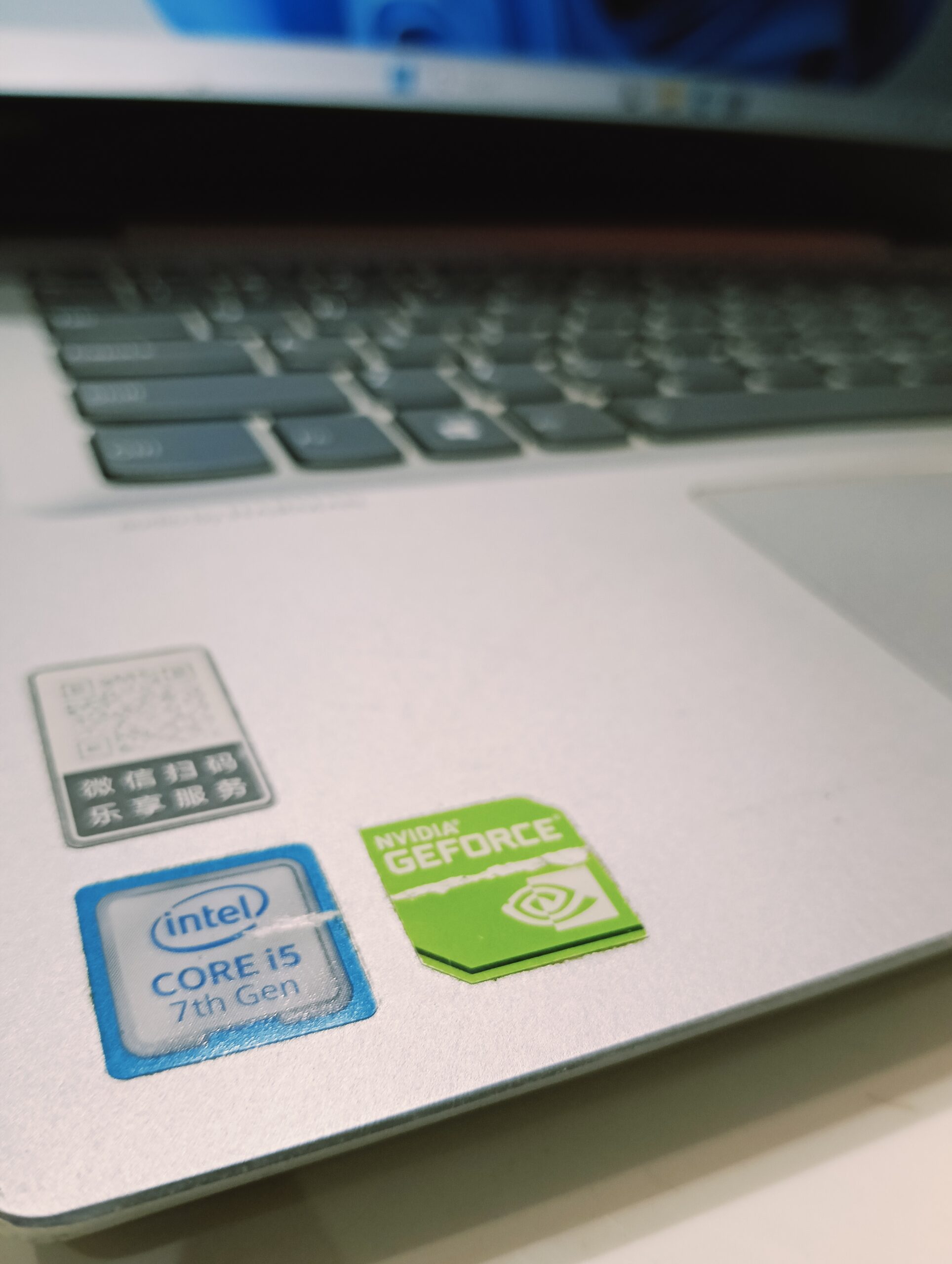 Lenovo IdeaPad 80x3 - Intel Core i5 (2.7GHz) - 7th Gen - 1TB SSD - 8GB Ram - 2GB Dedicated Graphics - Image 3