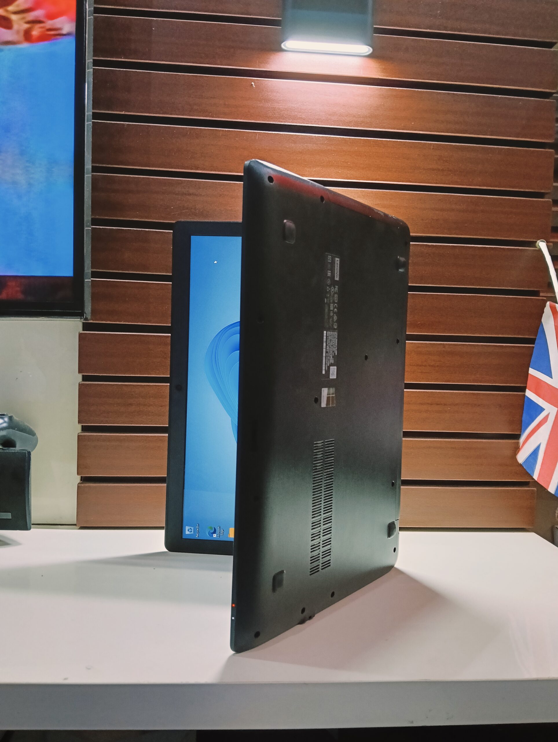 Lenovo IdeaPad 110-15IBR - Intel Celeron (1.6GHz) - 120GB HDD - 4GB Ram - Windows 11 Pro - Image 4