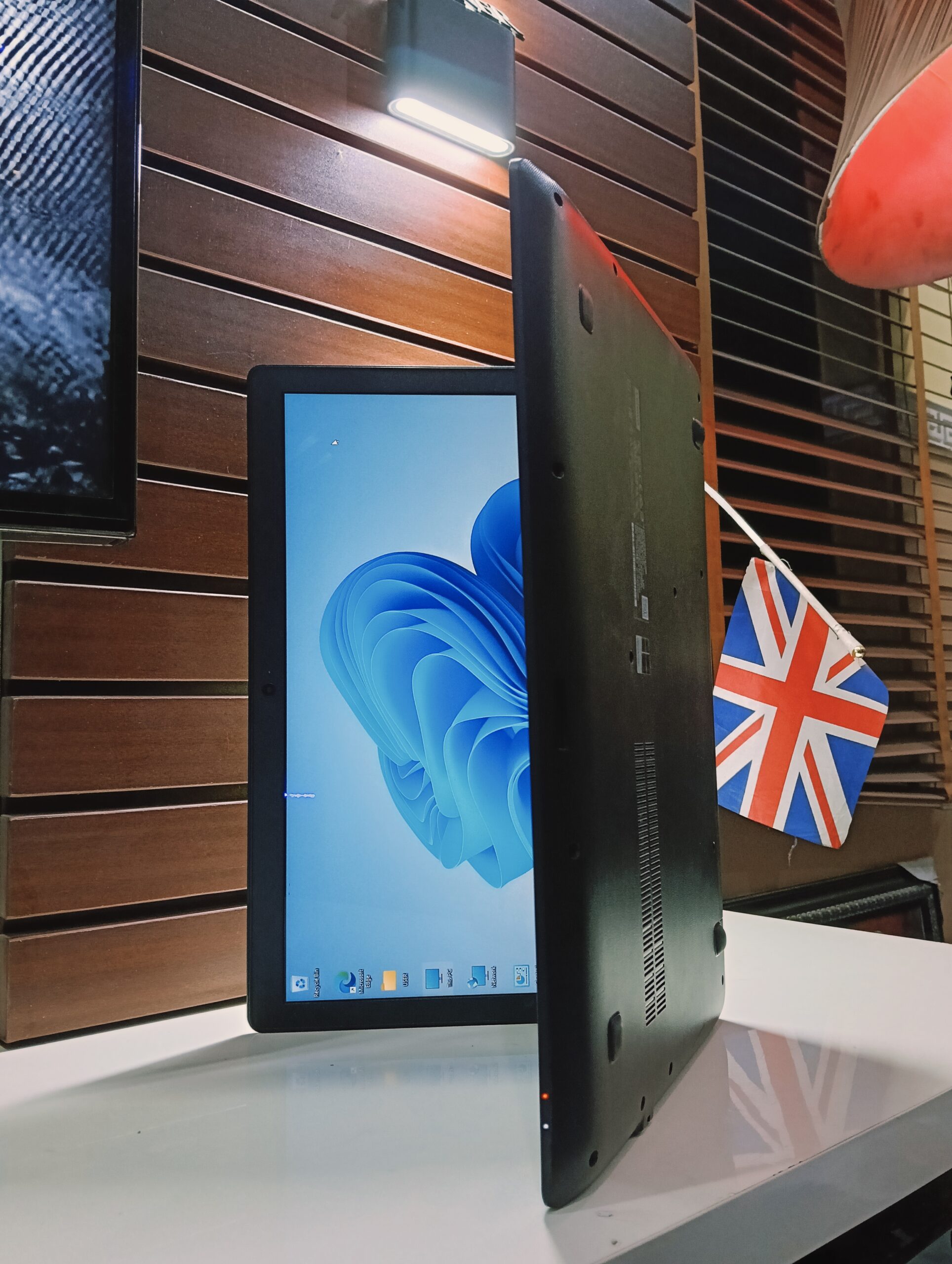 Lenovo IdeaPad 110-15IBR - Intel Celeron (1.6GHz) - 120GB HDD - 4GB Ram - Windows 11 Pro - Image 6
