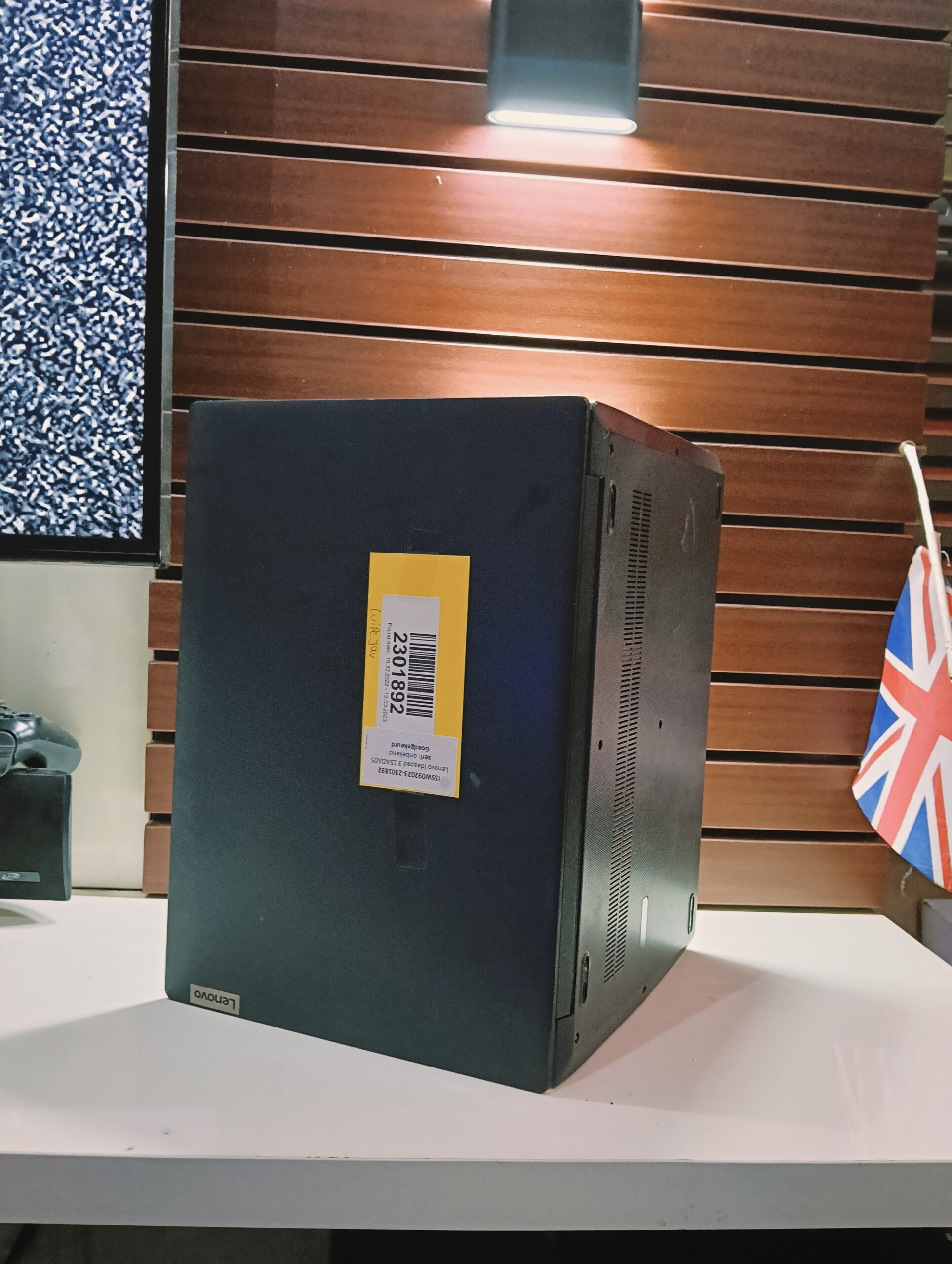 Lenovo IdeaPad 13 - AMD Ryzen 3 (2.6GHz) - 128GB SSD - 4GB Ram - Windows 11 Pro - Image 4