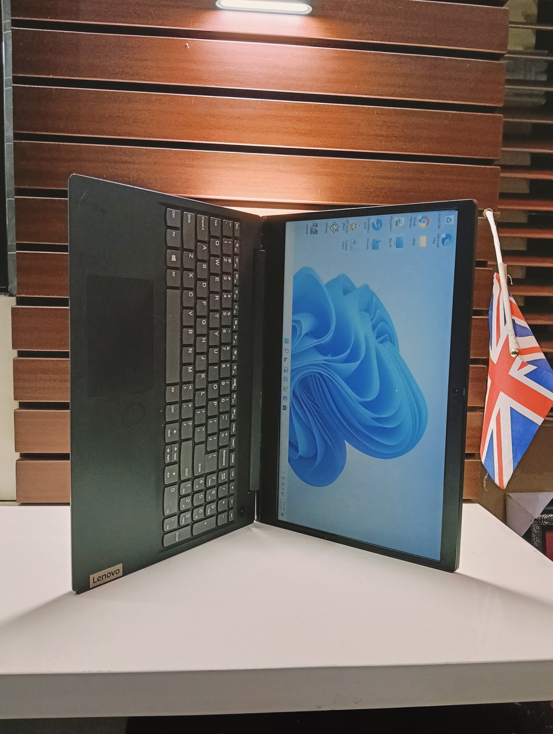 Lenovo IdeaPad 13 - AMD Ryzen 3 (2.6GHz) - 128GB SSD - 4GB Ram - Windows 11 Pro - Image 5