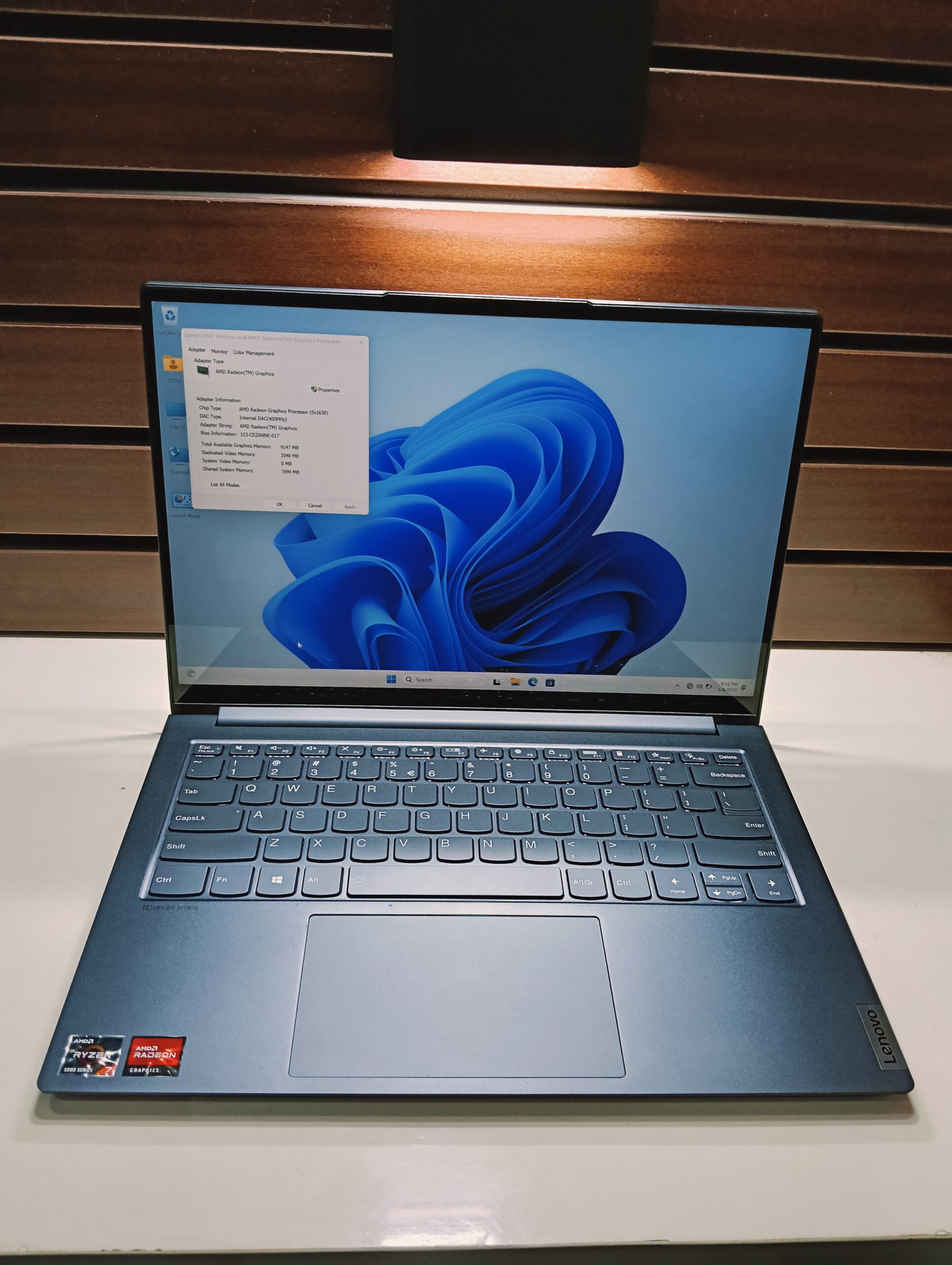 Lenovo IdeaPad 85ms - AMD Ryzen 7 (3.2GHz) - 1TB SSD - 16GB Ram - 2GB Dedicated Graphics - Keyboard Light - Image 7