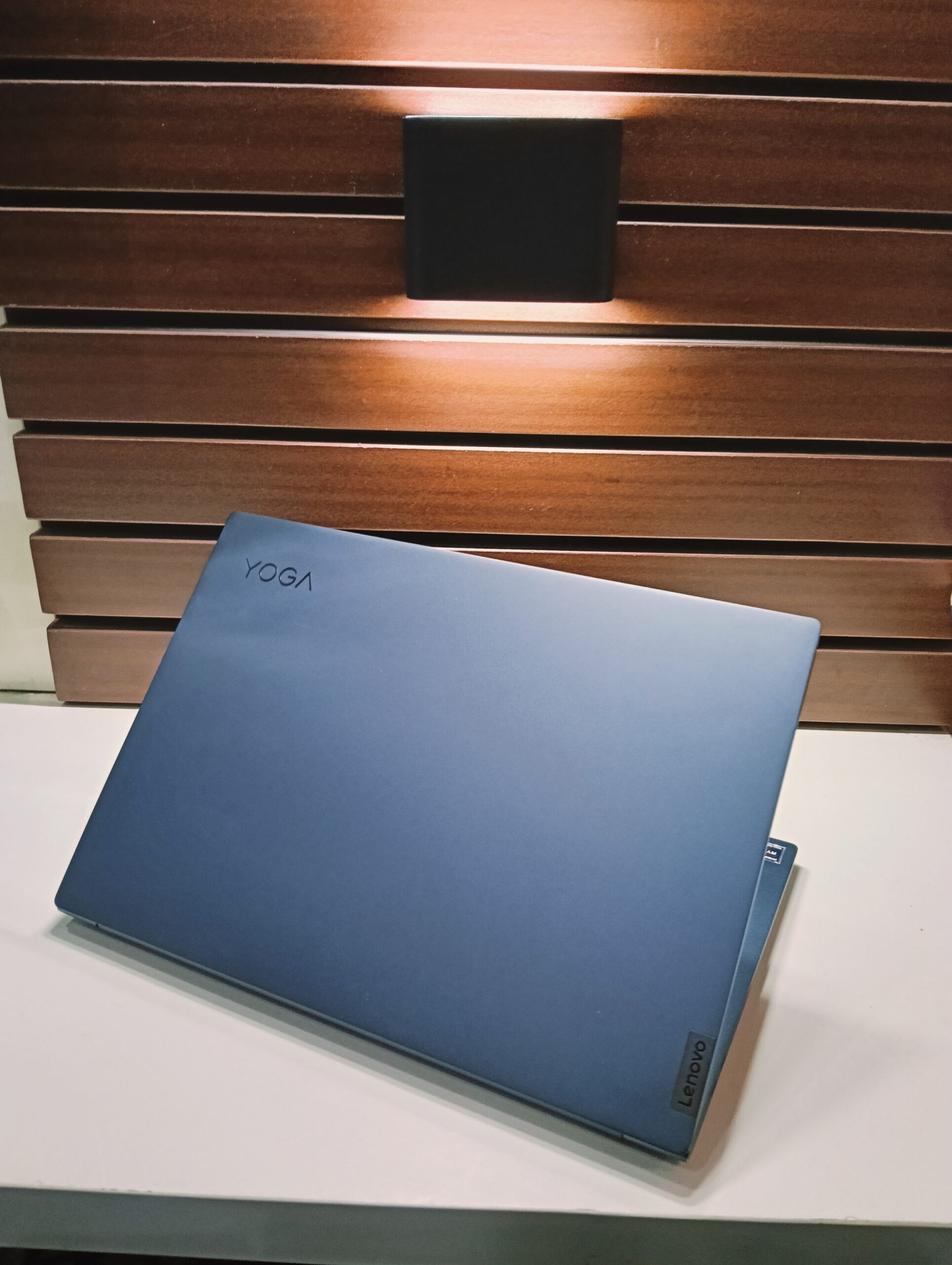 Lenovo IdeaPad 85ms - AMD Ryzen 7 (3.2GHz) - 1TB SSD - 16GB Ram - 2GB Dedicated Graphics - Keyboard Light - Image 11