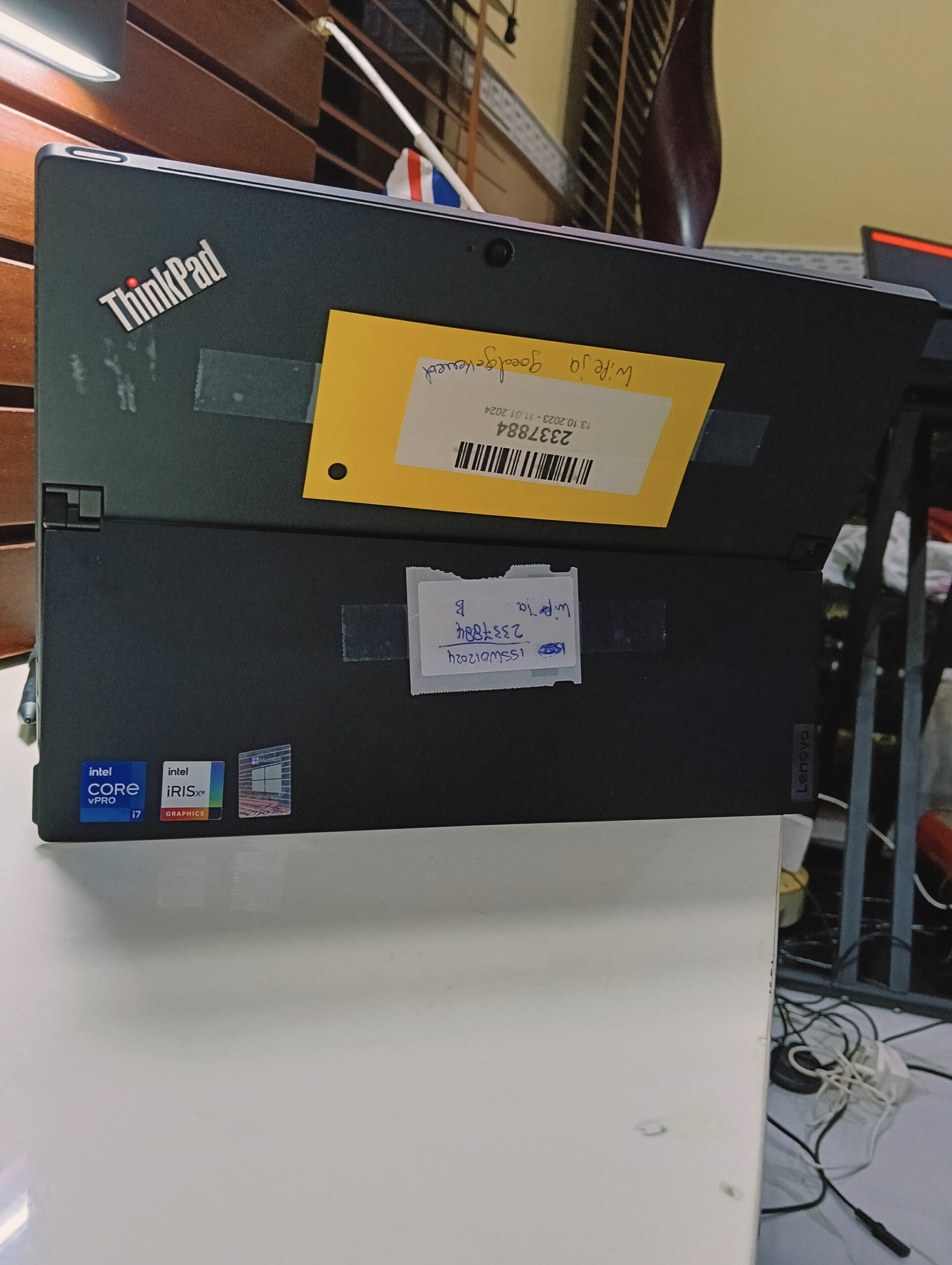 Lenovo ThinkPad 20UVS2L000 - Intel Core i7 - 11th Gen - 256GB SSD - 16GB Ram - Stylus Pen - Detachable Keyboard - Image 5