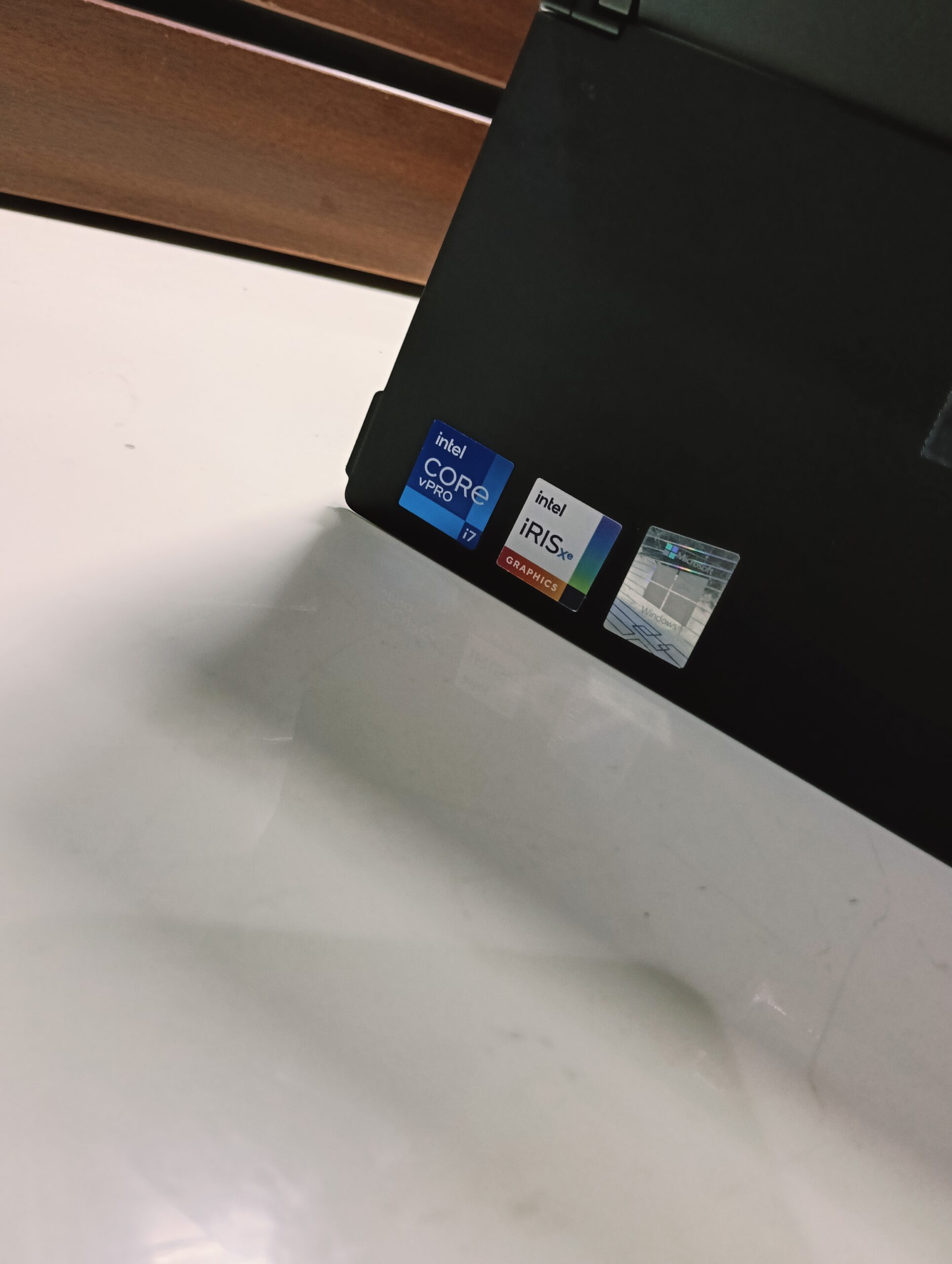 Lenovo ThinkPad 20UVS2L000 - Intel Core i7 - 11th Gen - 256GB SSD - 16GB Ram - Stylus Pen - Detachable Keyboard - Image 6