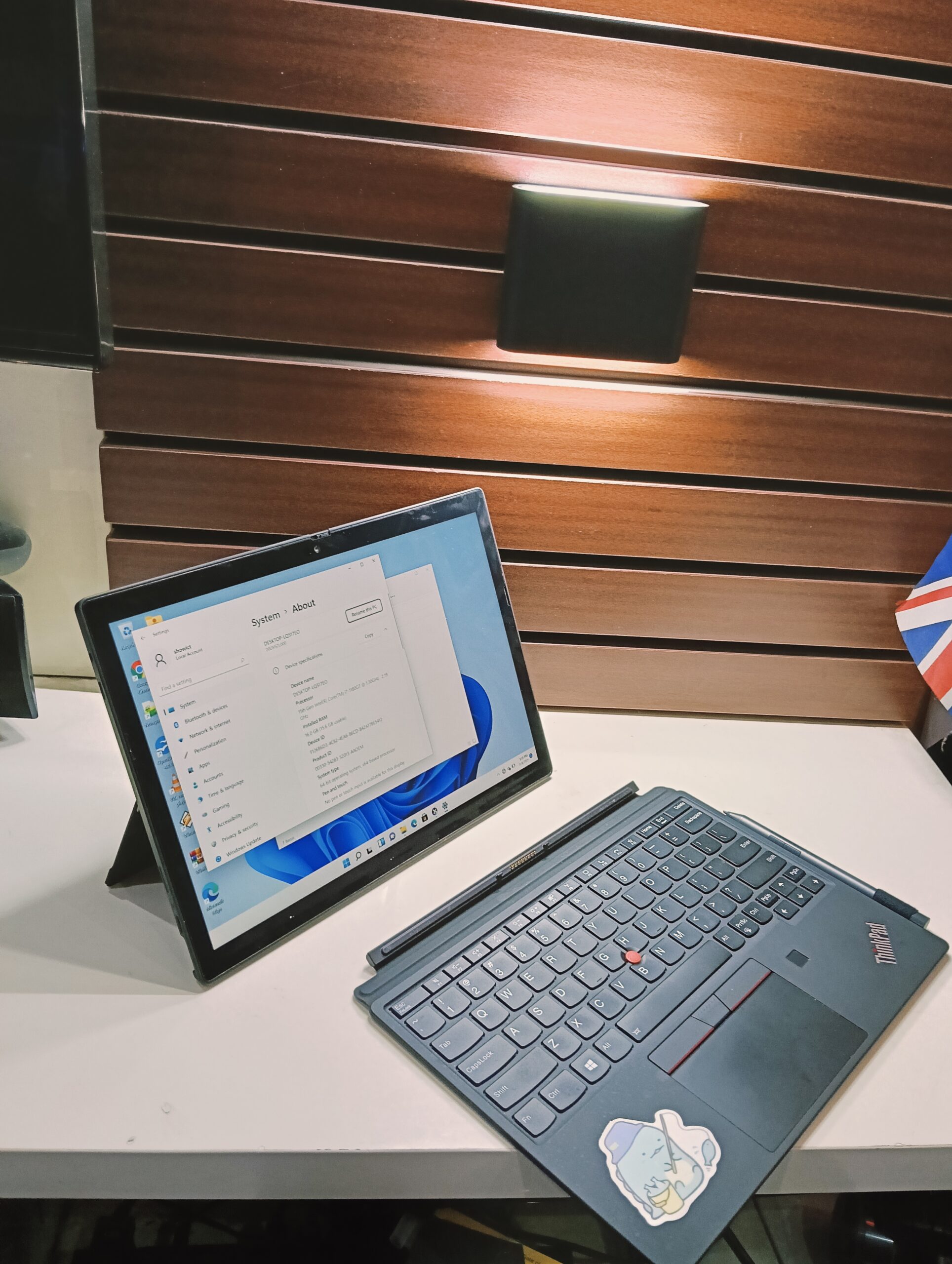 Lenovo ThinkPad 20UVS2L000 - Intel Core i7 - 11th Gen - 256GB SSD - 16GB Ram - Stylus Pen - Detachable Keyboard