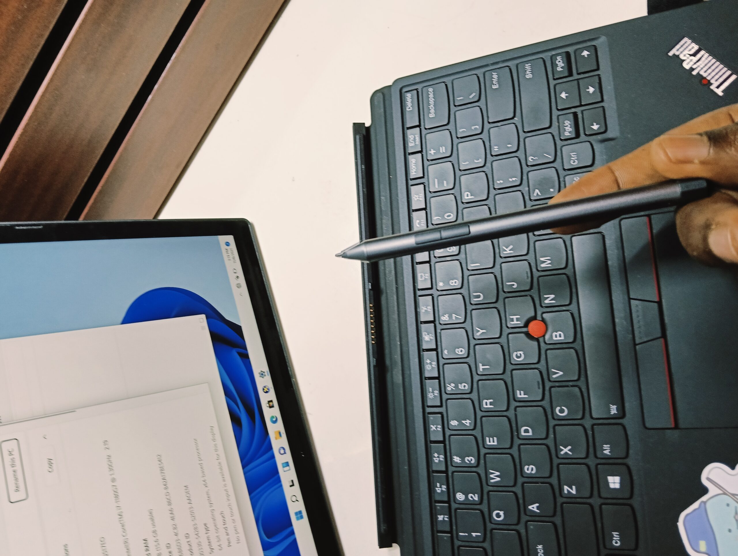 Lenovo ThinkPad 20UVS2L000 - Intel Core i7 - 11th Gen - 256GB SSD - 16GB Ram - Stylus Pen - Detachable Keyboard - Image 8