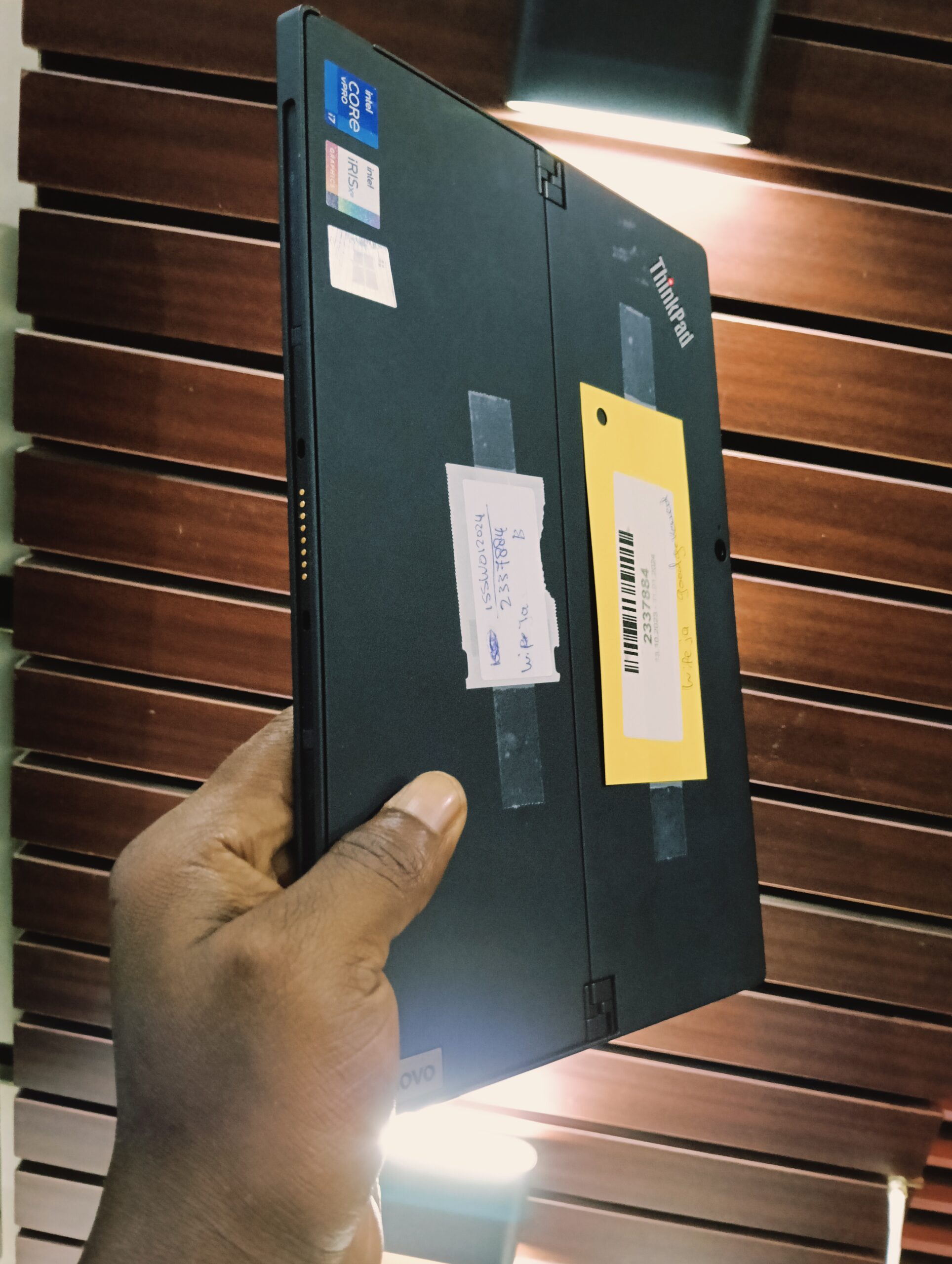 Lenovo ThinkPad 20UVS2L000 - Intel Core i7 - 11th Gen - 256GB SSD - 16GB Ram - Stylus Pen - Detachable Keyboard - Image 11