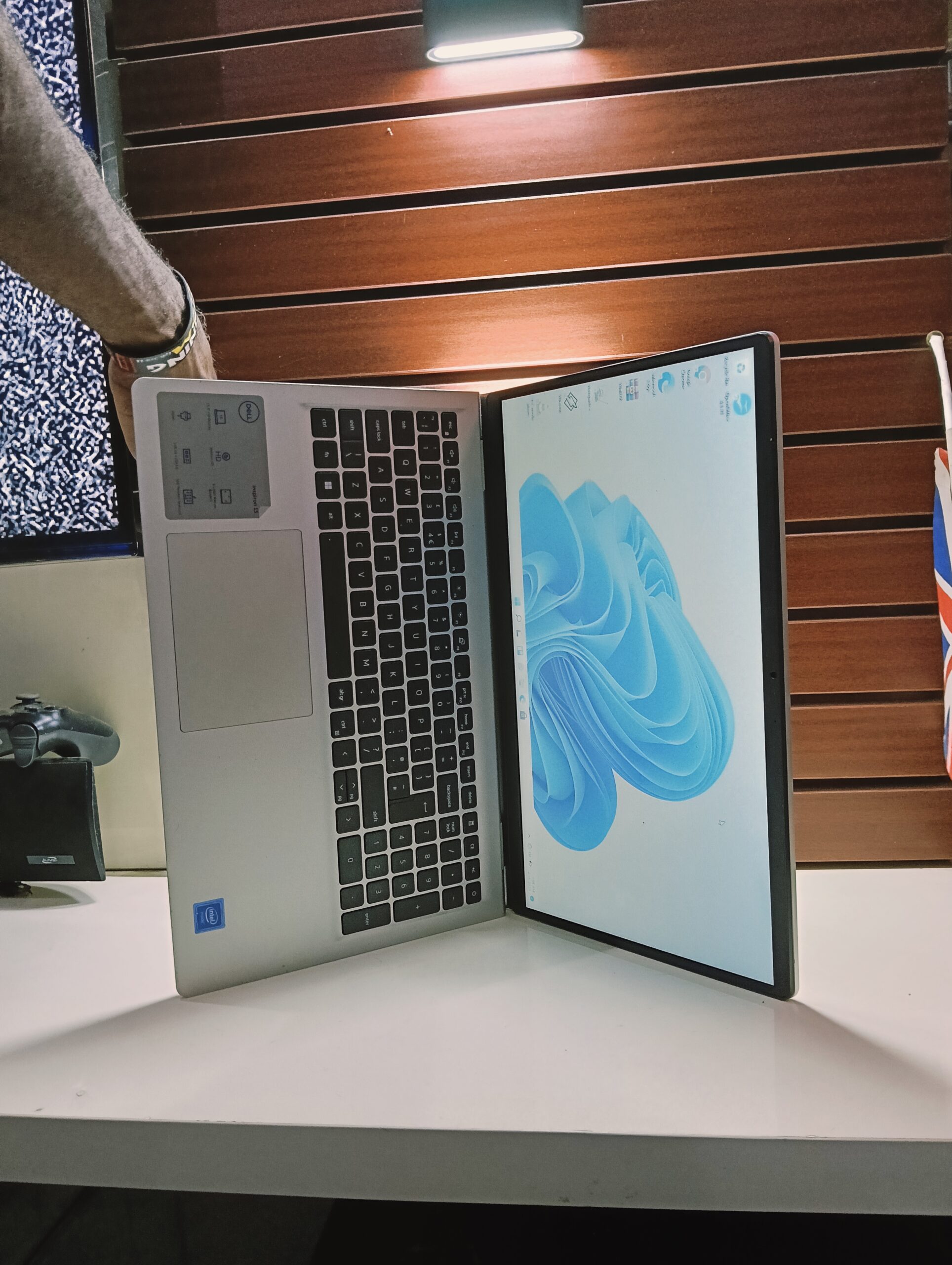 Dell Inspiron 15 3521 - Intel Inside (1.1GHz) - 128GB SSD - 4GB Ram - Windows 11 Pro ( 64 bit ) - Image 7