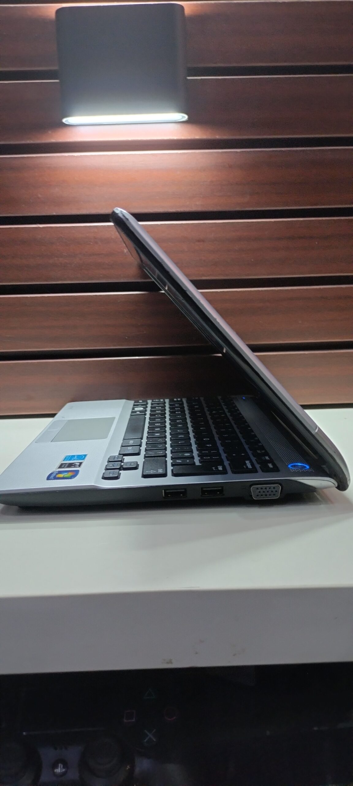 Samsung 305U1A– AMD E-450 (Radeon) – 500GB HDD – 4GB Ram – Windows 10 Pro( 64 bit ) - 11" - Image 4