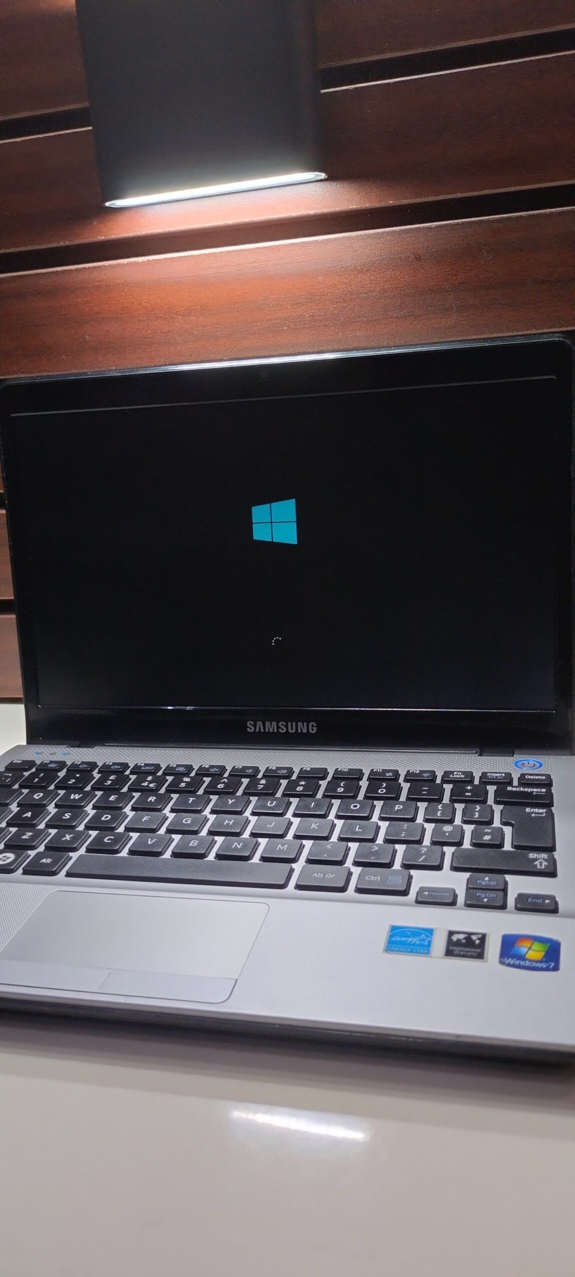 Samsung 305U1A– AMD E-450 (Radeon) – 500GB HDD – 4GB Ram – Windows 10 Pro( 64 bit ) - 11" - Image 8