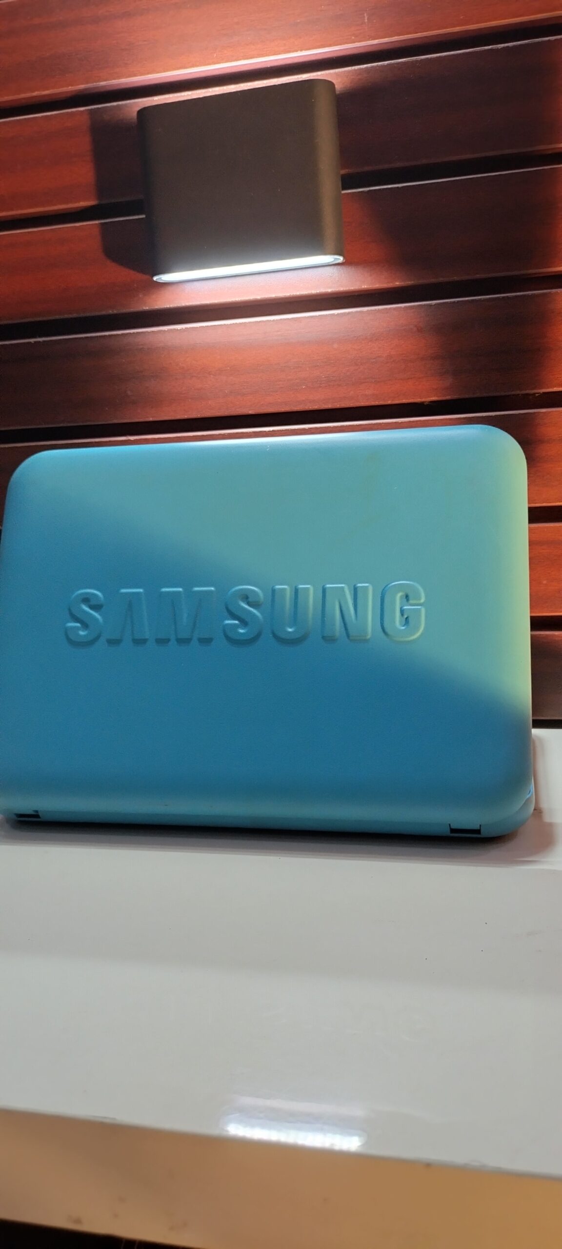 Samsung NP-N310 Laptop Computer – Intel Atom– 2GB Ram – 160GB HDD – 2.30GHz Processor Speed – 11 inches - Image 3