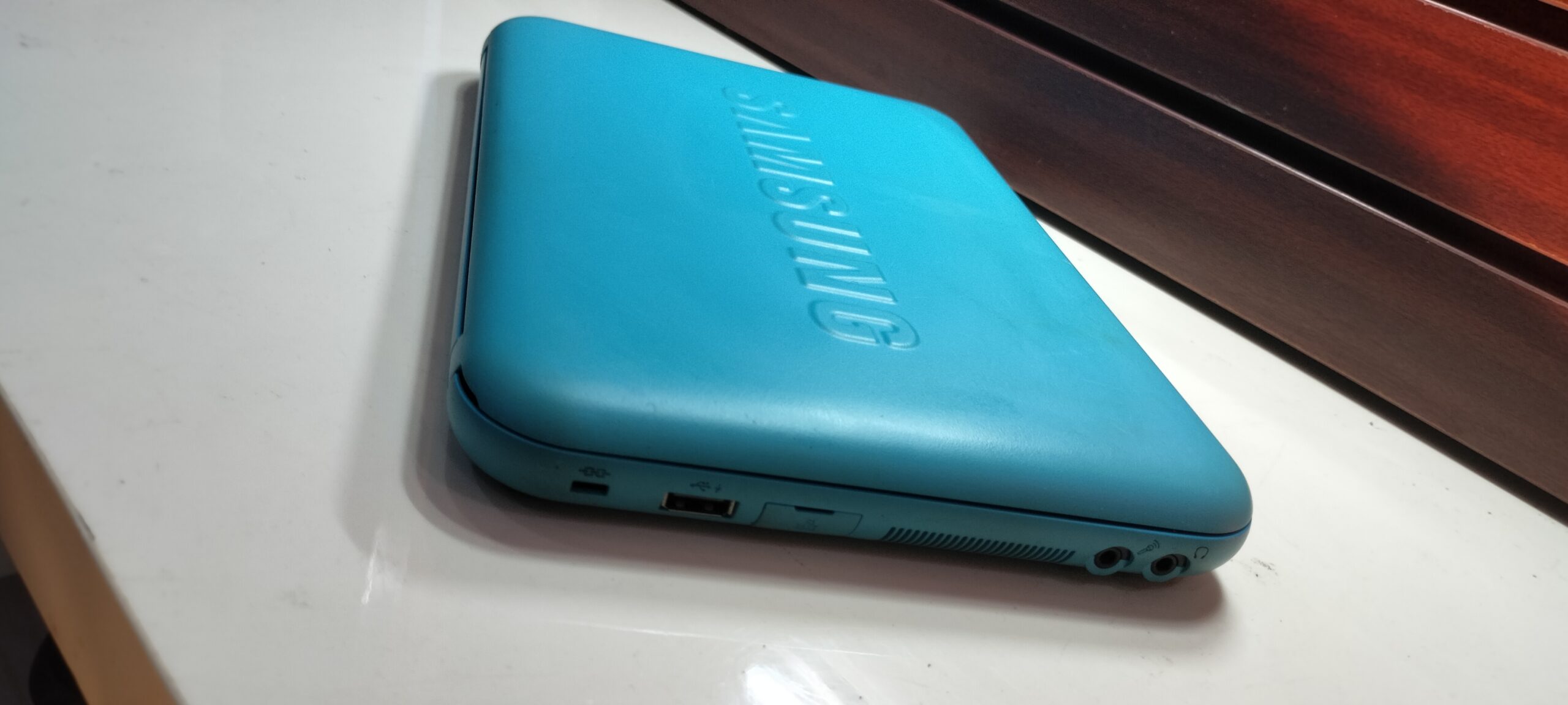 Samsung NP-N310 Laptop Computer – Intel Atom– 2GB Ram – 160GB HDD – 2.30GHz Processor Speed – 11 inches - Image 4