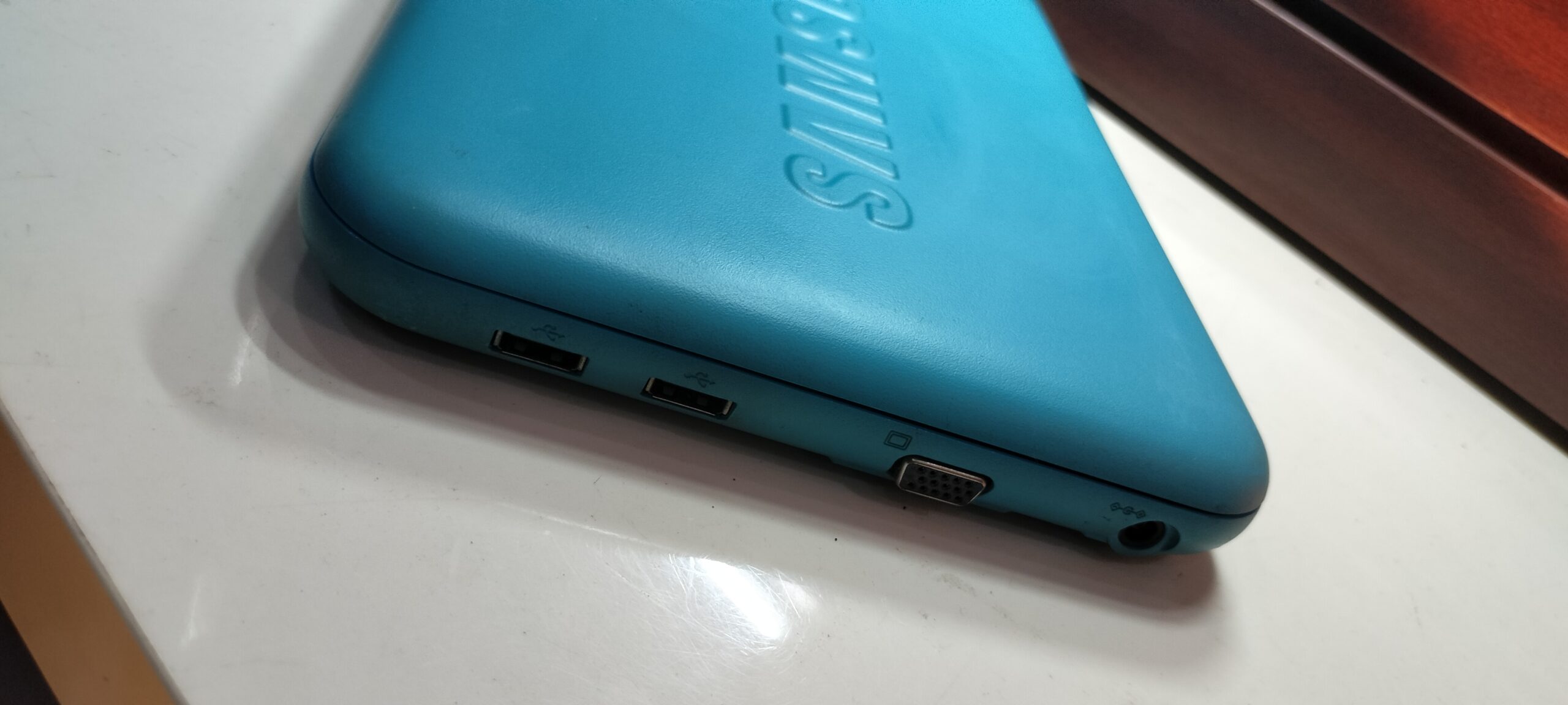 Samsung NP-N310 Laptop Computer – Intel Atom– 2GB Ram – 160GB HDD – 2.30GHz Processor Speed – 11 inches - Image 6