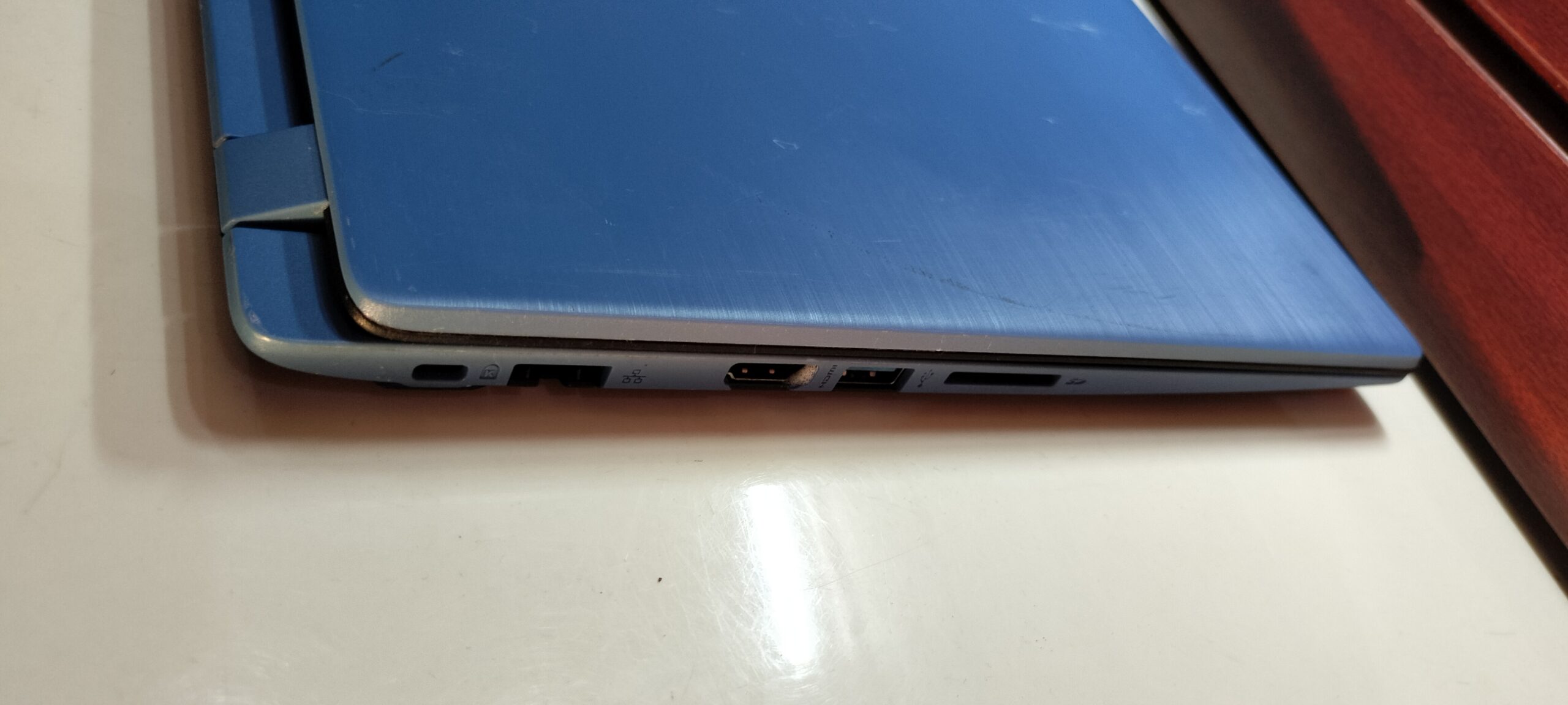Acer Aspire A114 32 – Intel (2.1GHz) – Ultra Slim– 64GB SSD – 4GB Ram – 2GB Total Graphics - 1920 by 1080 resolution - 8hrs backup - Image 3