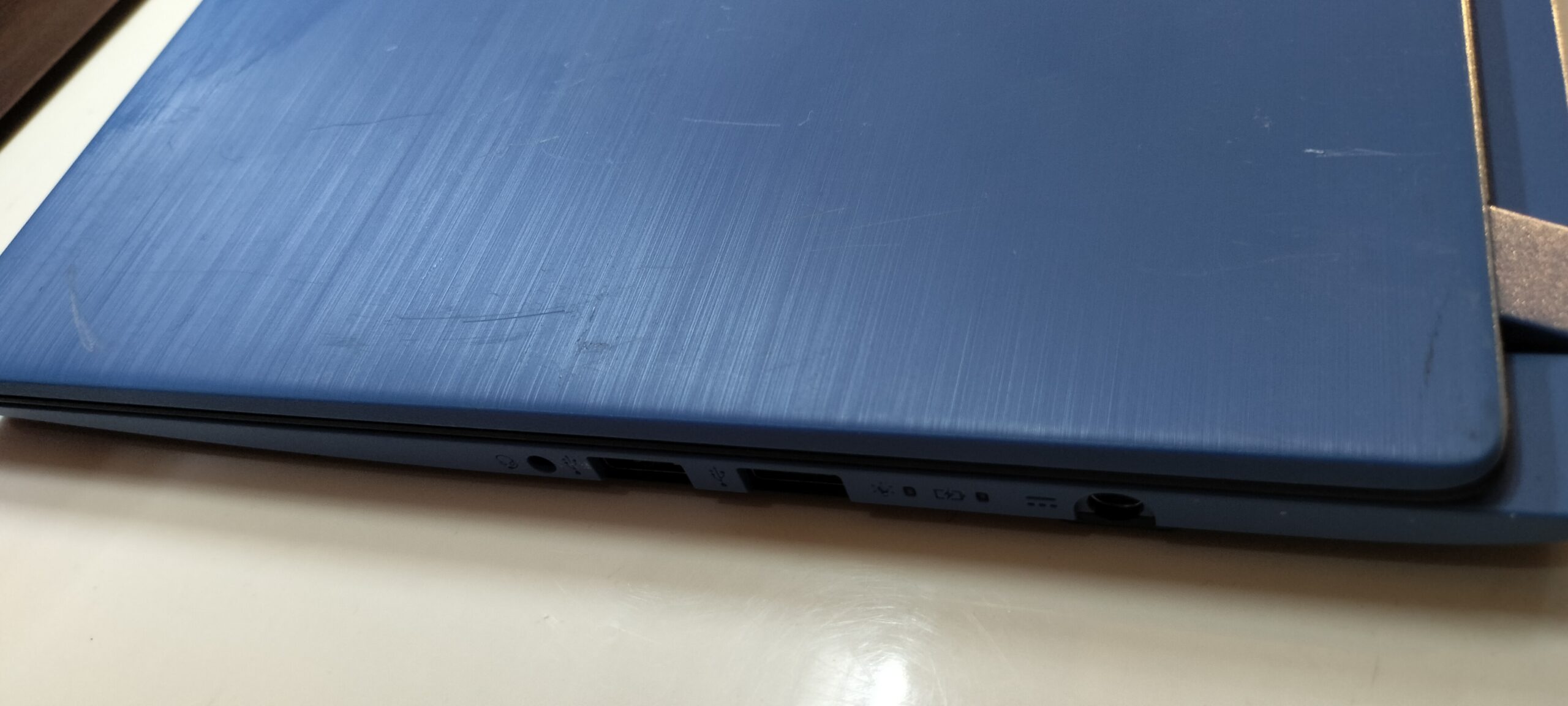 Acer Aspire A114 32 – Intel (2.1GHz) – Ultra Slim– 64GB SSD – 4GB Ram – 2GB Total Graphics - 1920 by 1080 resolution - 8hrs backup - Image 4