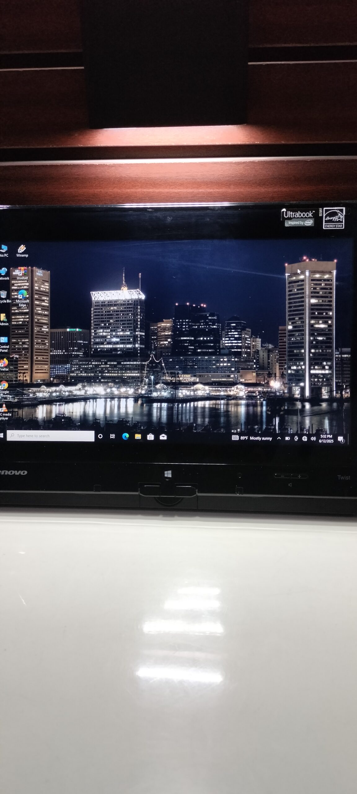 UK Used: Lenovo Yoga 33476UU - Intel core i5-x360 Touchscreen Laptop – 8gb Ram – 500GB Hard Drive – Convertible- Windows 10 pro - Image 4