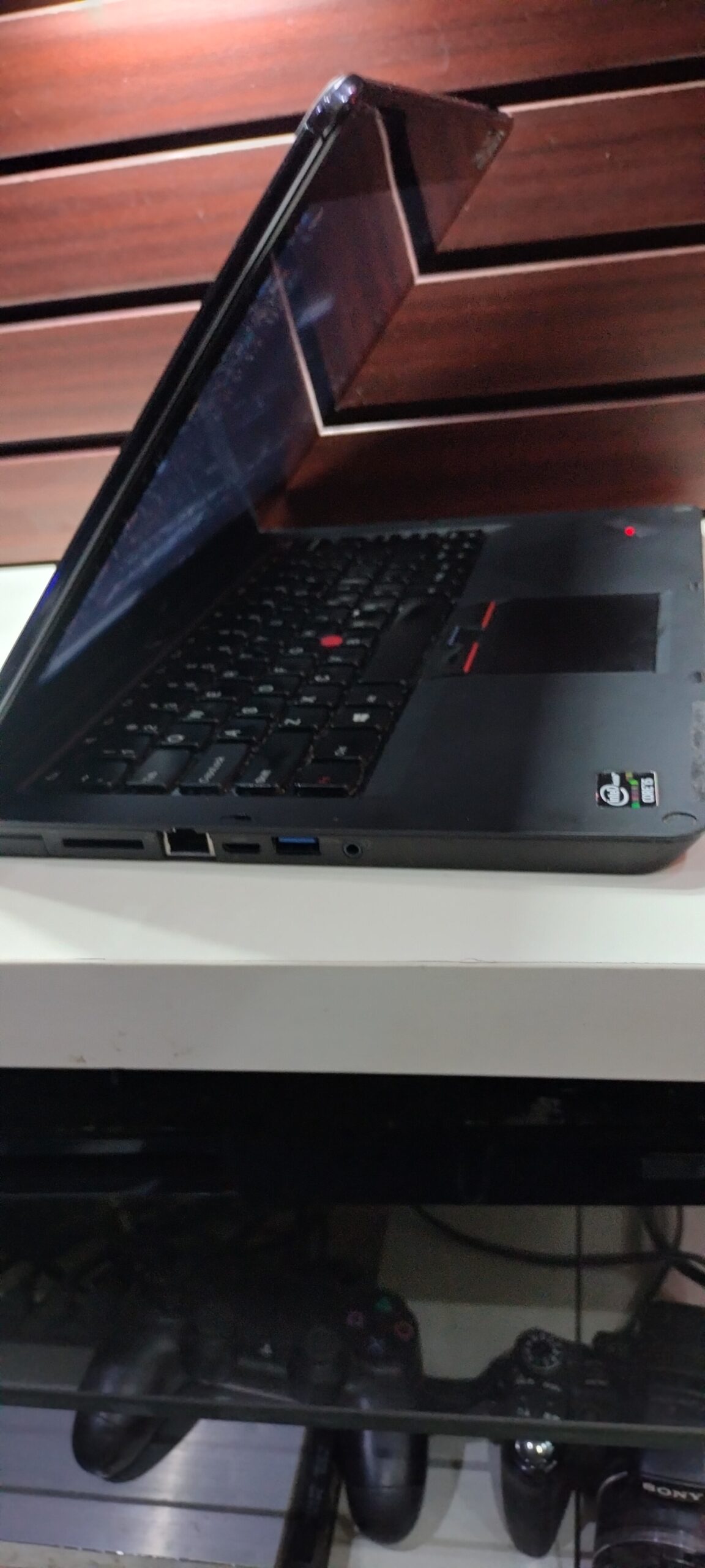 UK Used: Lenovo Yoga 33476UU - Intel core i5-x360 Touchscreen Laptop – 8gb Ram – 500GB Hard Drive – Convertible- Windows 10 pro - Image 5