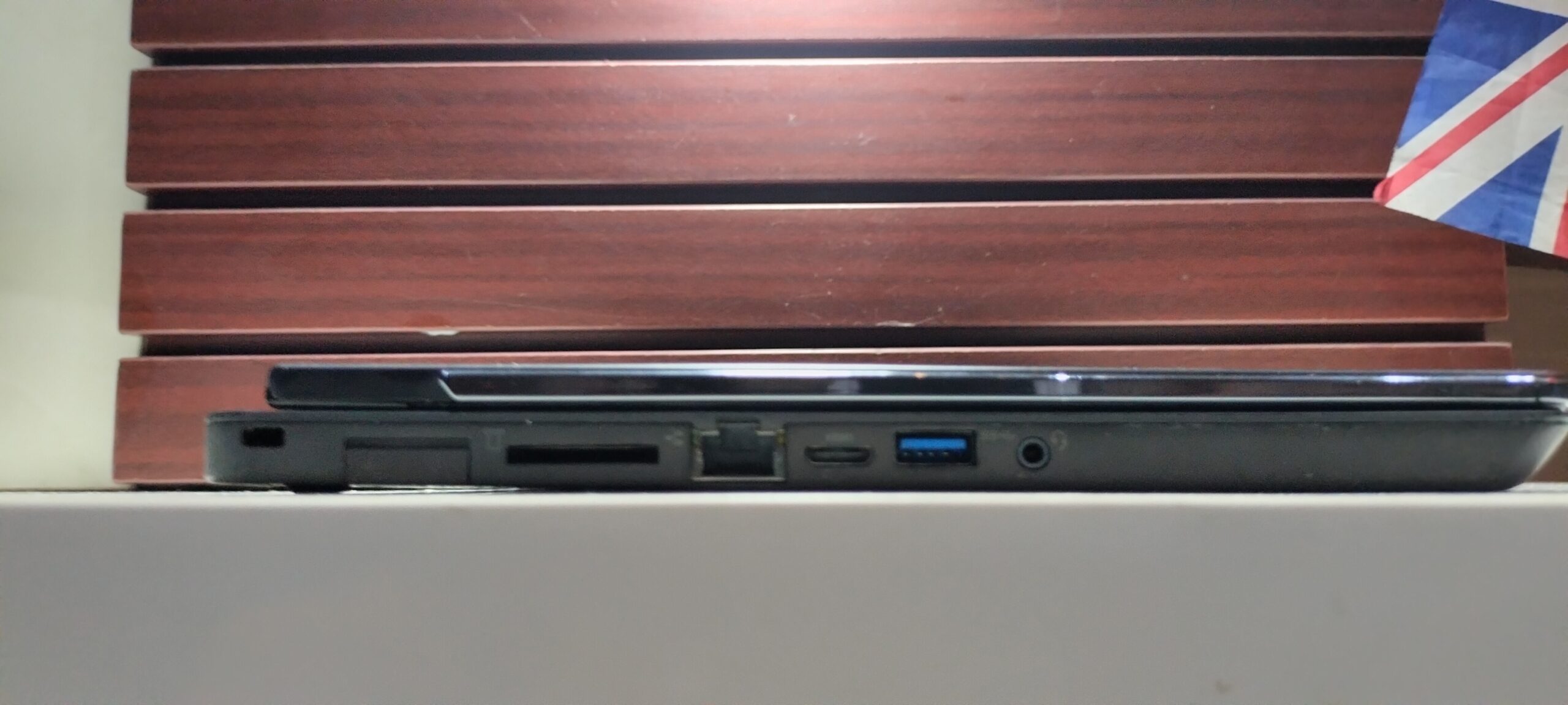 UK Used: Lenovo Yoga 33476UU - Intel core i5-x360 Touchscreen Laptop – 8gb Ram – 500GB Hard Drive – Convertible- Windows 10 pro - Image 12