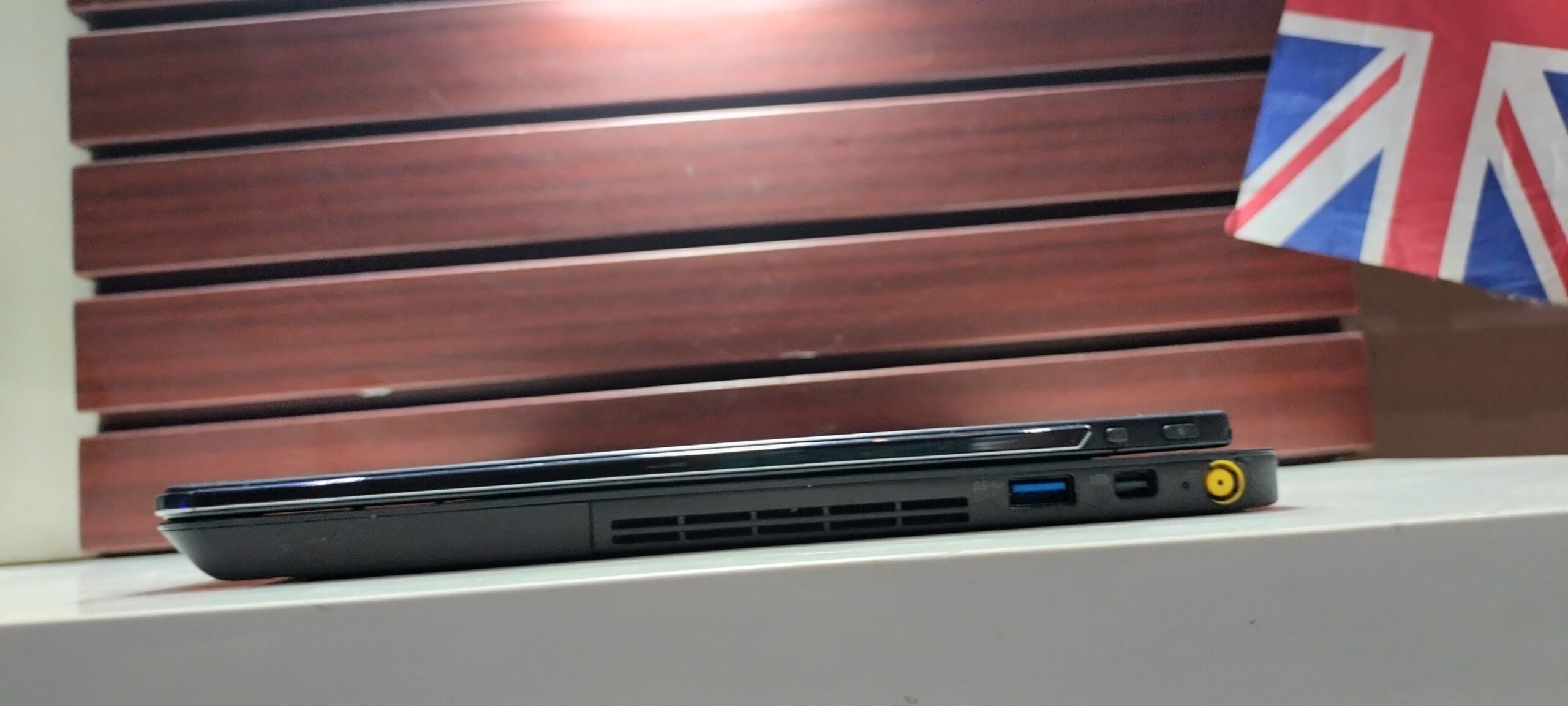 UK Used: Lenovo Yoga 33476UU - Intel core i5-x360 Touchscreen Laptop – 8gb Ram – 500GB Hard Drive – Convertible- Windows 10 pro - Image 7