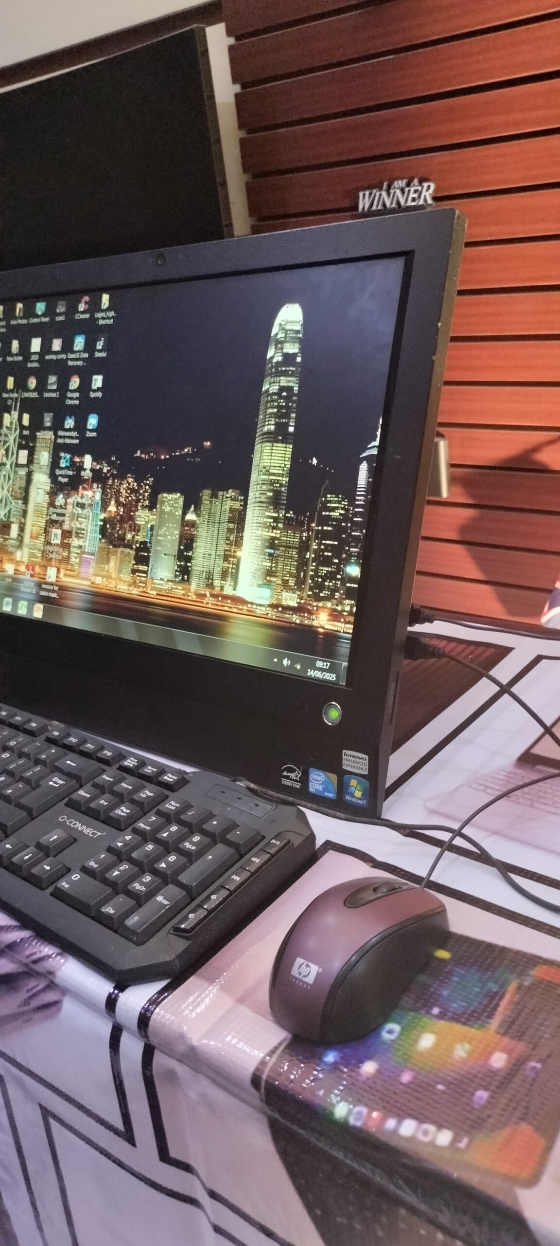 All in one Lenovo ThinkPad Intel core 2 duo - 320gb storage - 4gb ram- keyboard and mouse - Image 3