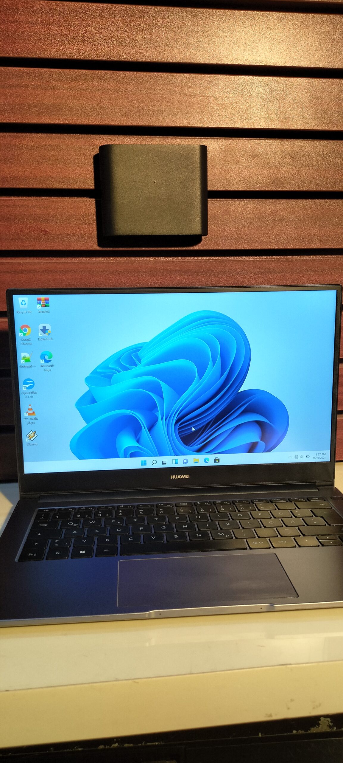 Huawei NBLK-WAX9X – AMD Ryzen 5 – 3500U 8GB– 512GB 14 Inch –Windows 11 - Image 3