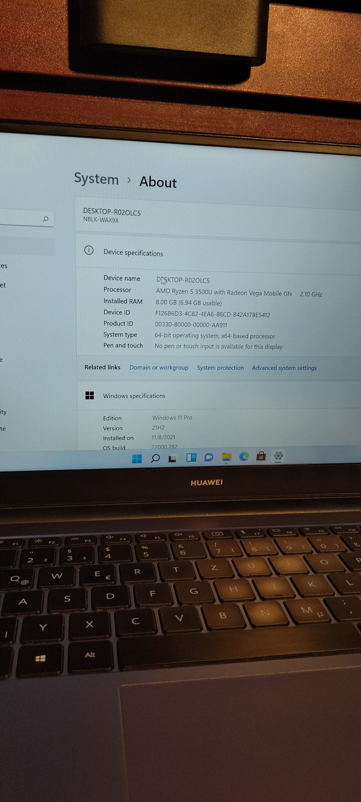 Huawei NBLK-WAX9X – AMD Ryzen 5 – 3500U 8GB– 512GB 14 Inch –Windows 11 - Image 5