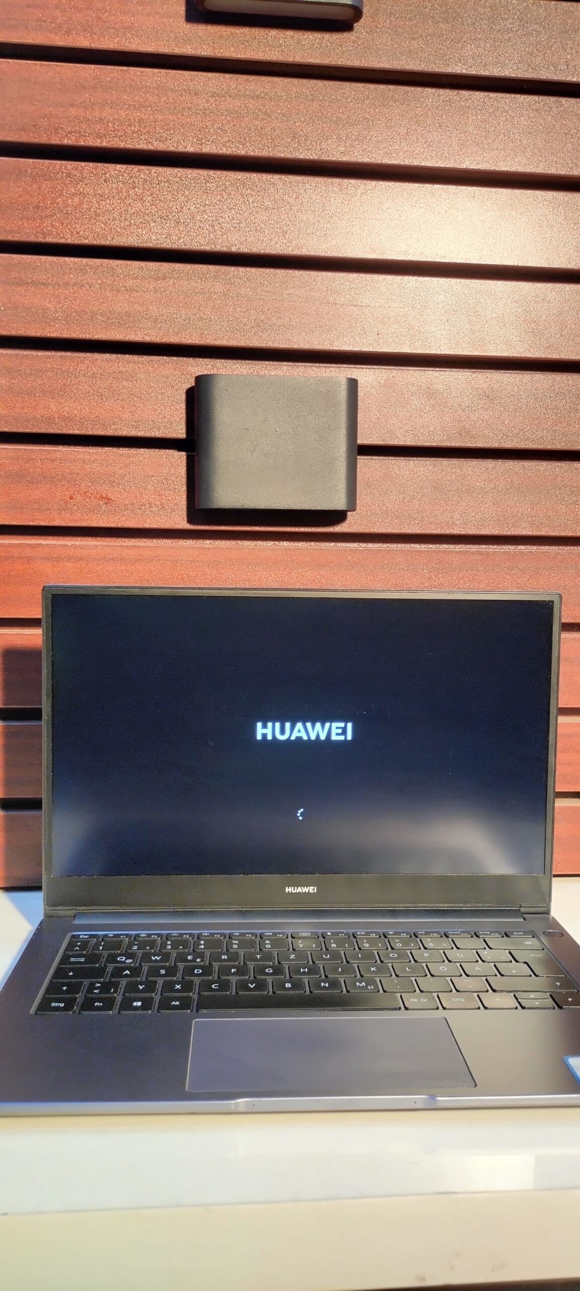 Huawei NBLK-WAX9X – AMD Ryzen 5 – 3500U 8GB– 512GB 14 Inch –Windows 11 - Image 9