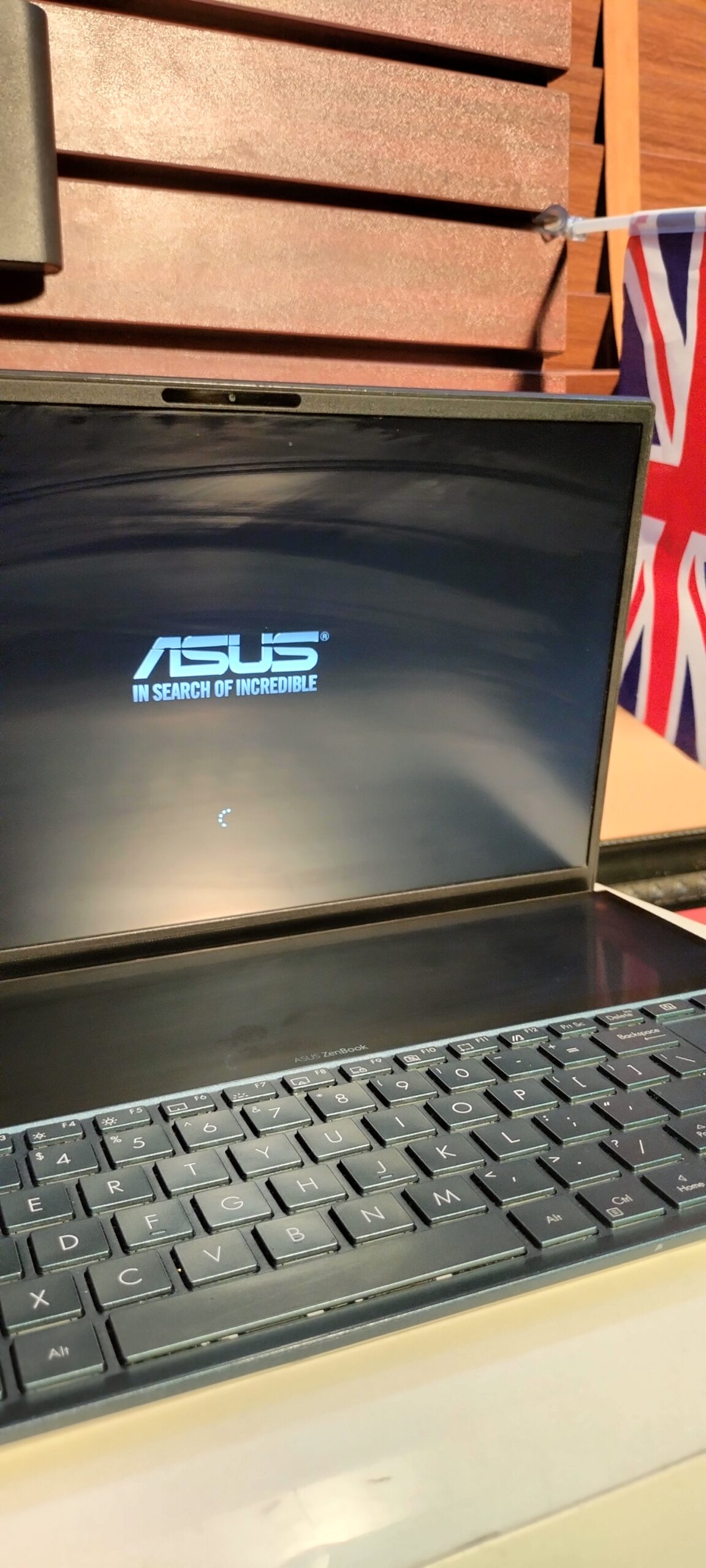 Asus ZenBook UX481FL_UX481FL – Intel Core i7 (1.8GHz) -10th Gen – 1TB SSD – 16GB Ram - Image 7