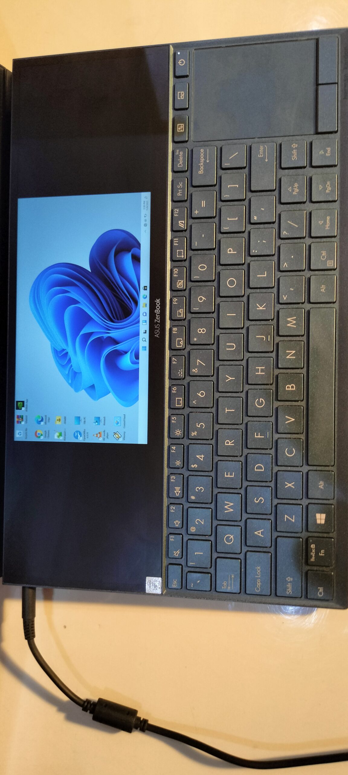 Asus ZenBook UX481FL_UX481FL – Intel Core i7 (1.8GHz) -10th Gen – 1TB SSD – 16GB Ram - Image 10