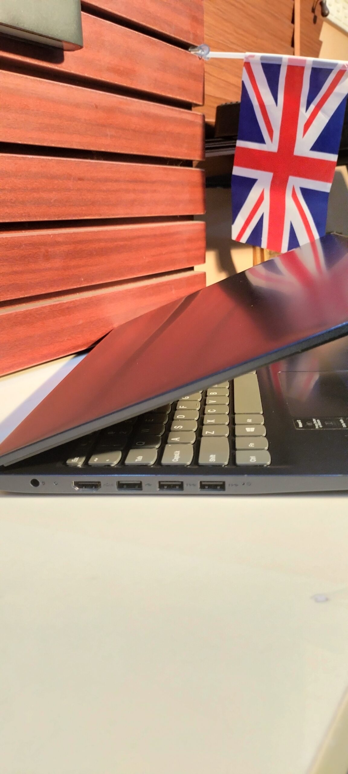 Lenovo IdeaPad 3-15IML05 – Intel Core i3 (2.1GHz) – 10th Gen – 256GB SSD – 4GB Ram – Windows 11 Pro - Image 11