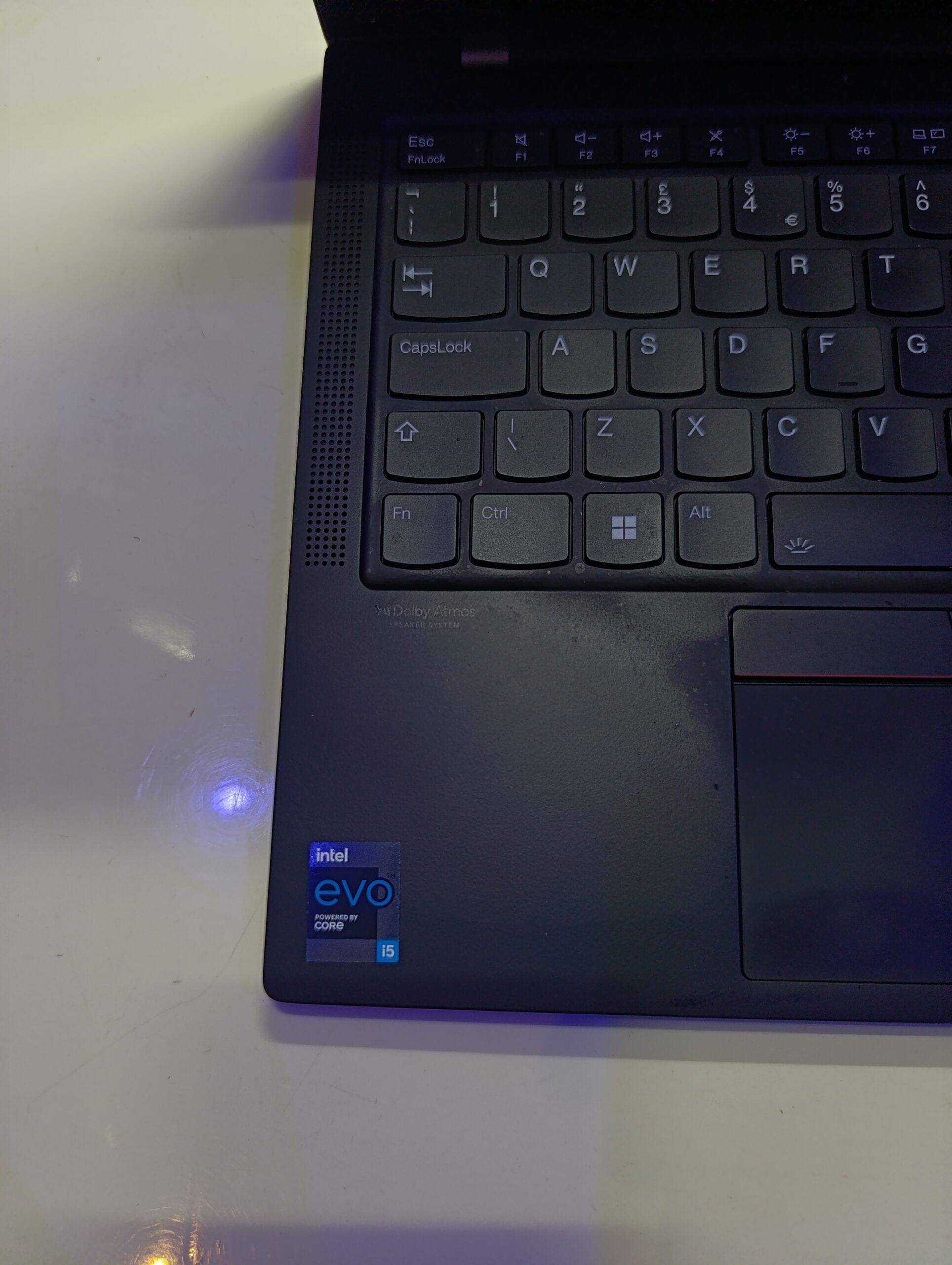 Lenovo Thinkpad X1 Carbon Gen 9 – Intel Core i5 (2.40GHz) – 256GB SSD – 16GB Ram – Windows 11 Pro (64 bit) - Image 3