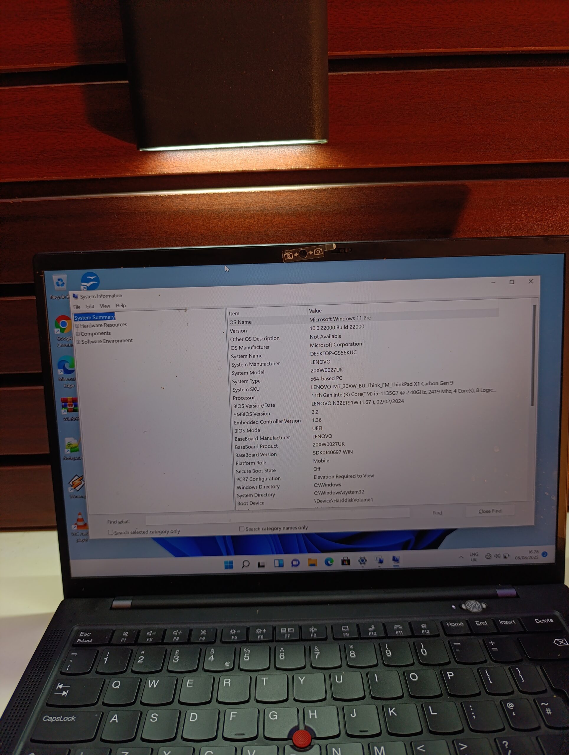 Lenovo Thinkpad X1 Carbon Gen 9 – Intel Core i5 (2.40GHz) – 256GB SSD – 16GB Ram – Windows 11 Pro (64 bit) - Image 7