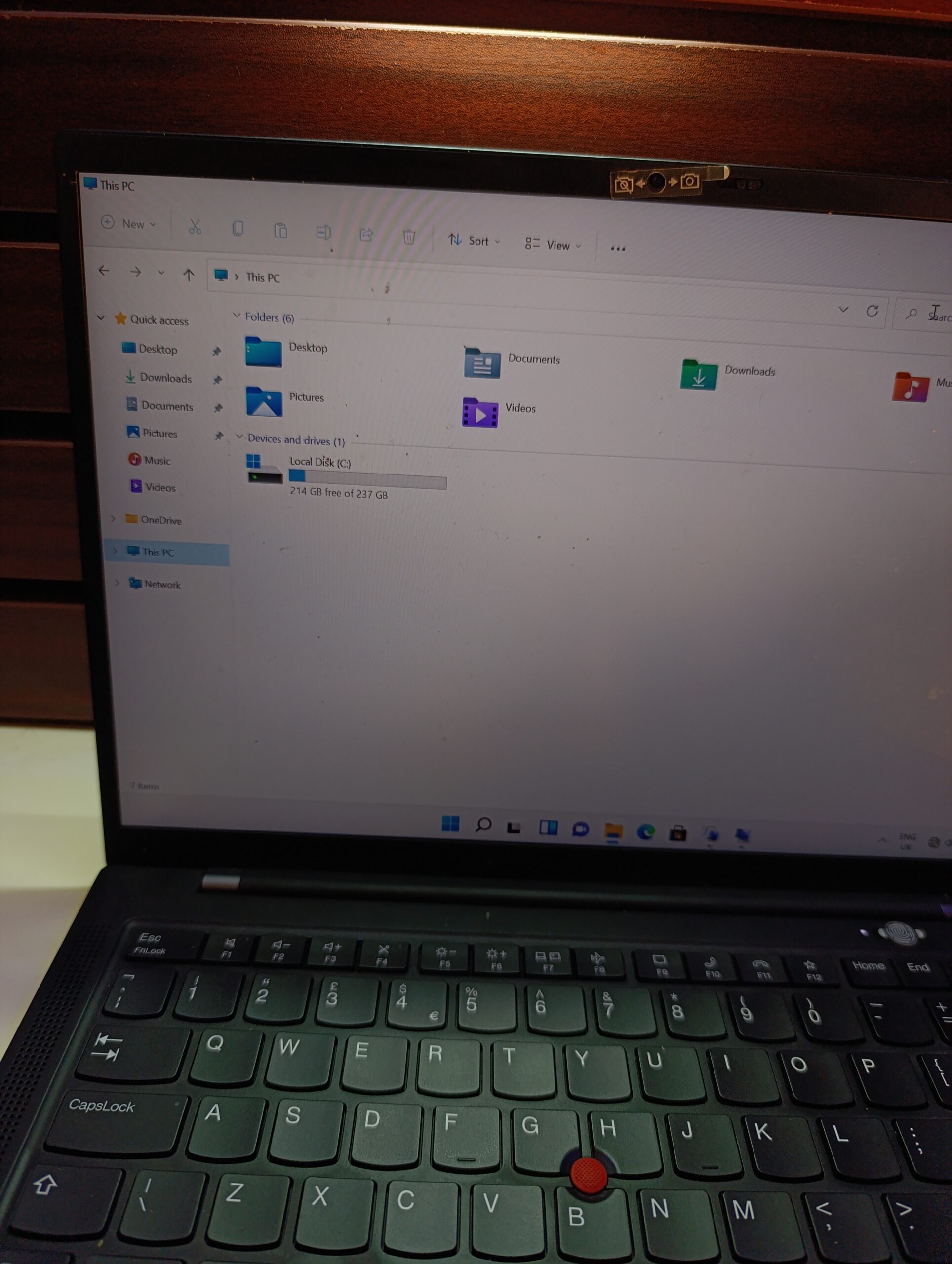 Lenovo Thinkpad X1 Carbon Gen 9 – Intel Core i5 (2.40GHz) – 256GB SSD – 16GB Ram – Windows 11 Pro (64 bit) - Image 8