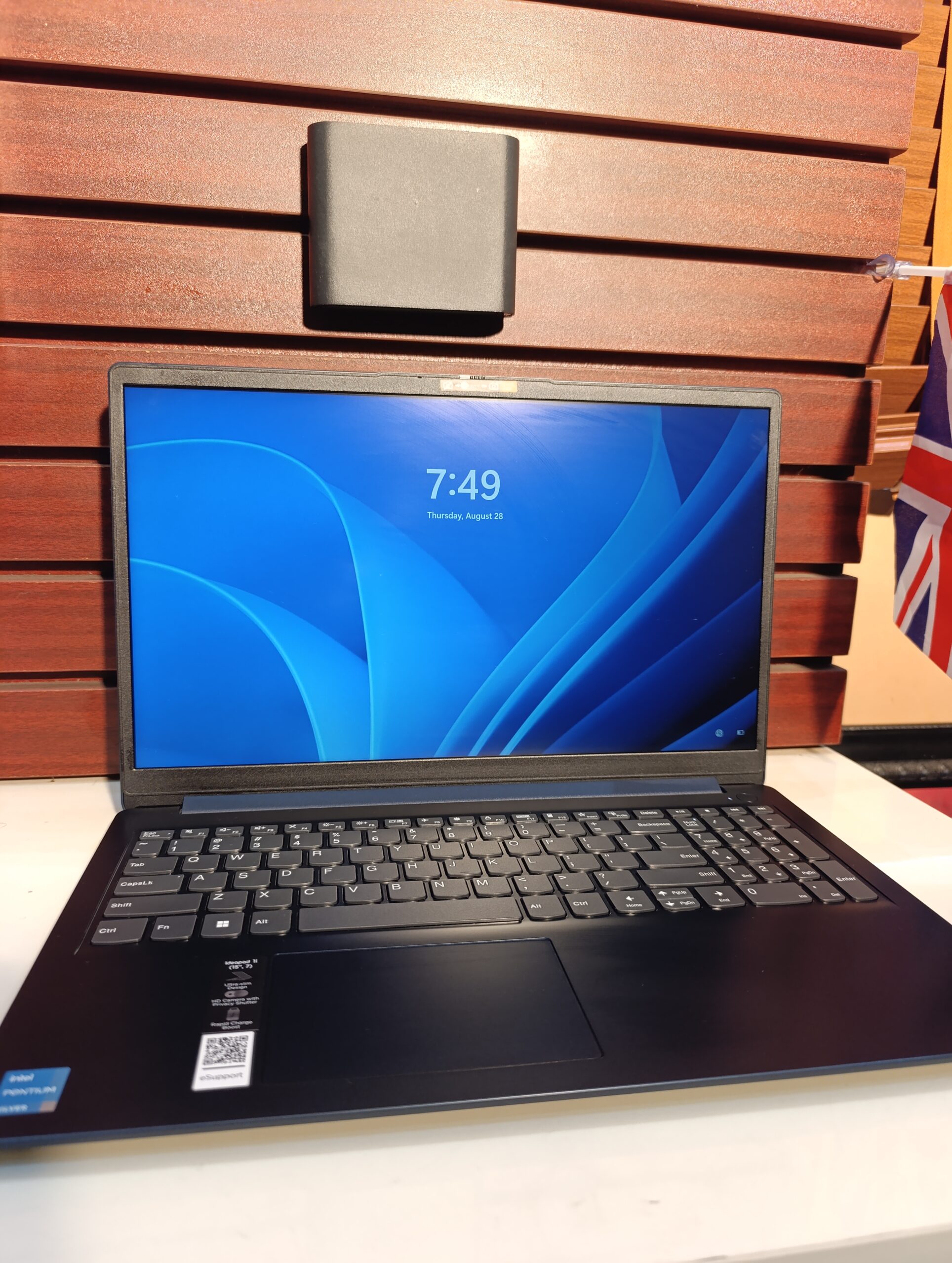 Lenovo IdeaPad 3-15IML05 – Intel Core i3 (2.1GHz) – 10th Gen – 256GB SSD – 4GB Ram – Windows 11 Pro