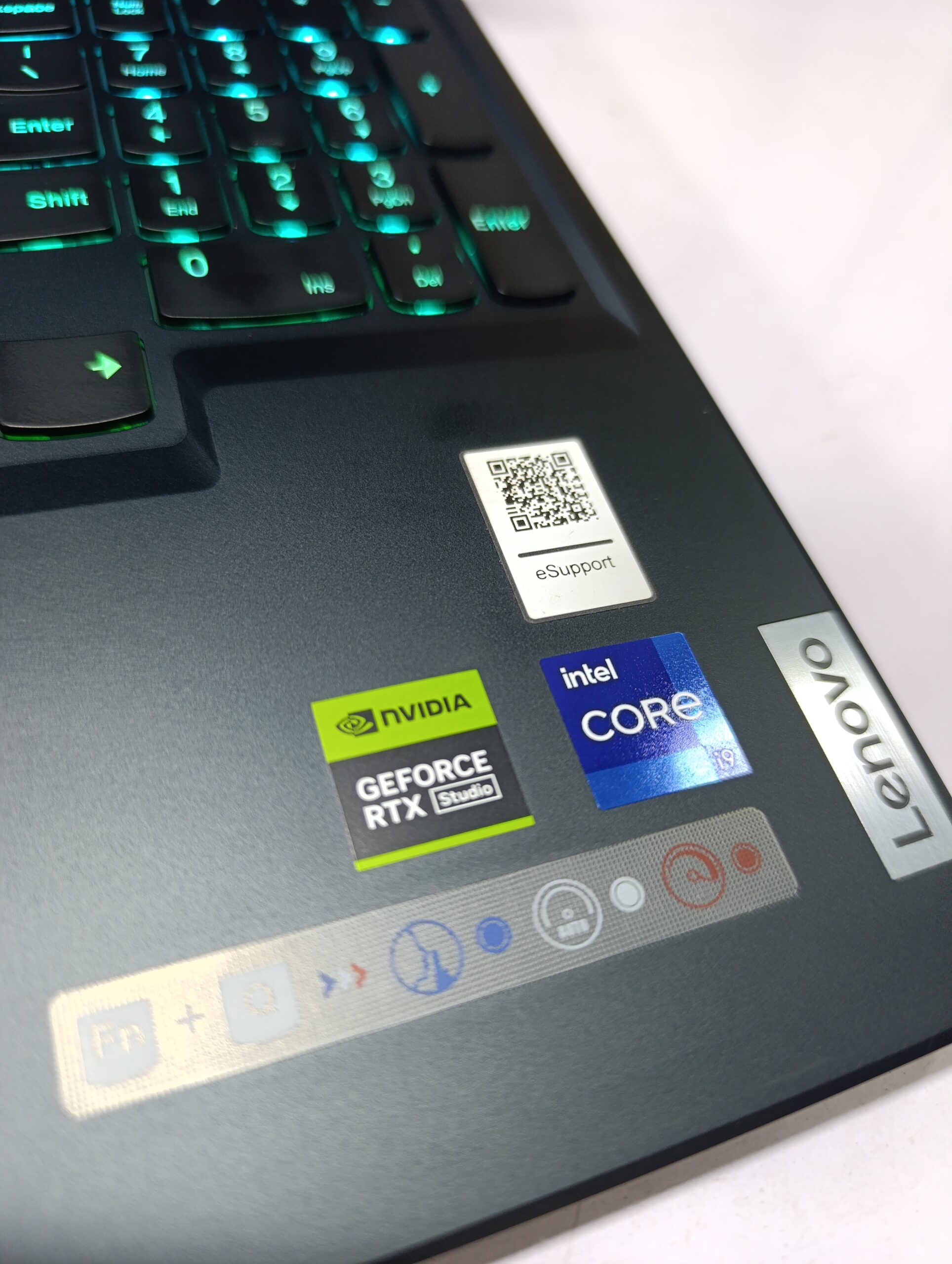 Legion 7i - Gaming Laptop – Core i9 14th Gen (2.2 GHz) – 32gb Ram – 1TB Hard Drive – 8GB Dedicated Graphics - Image 3