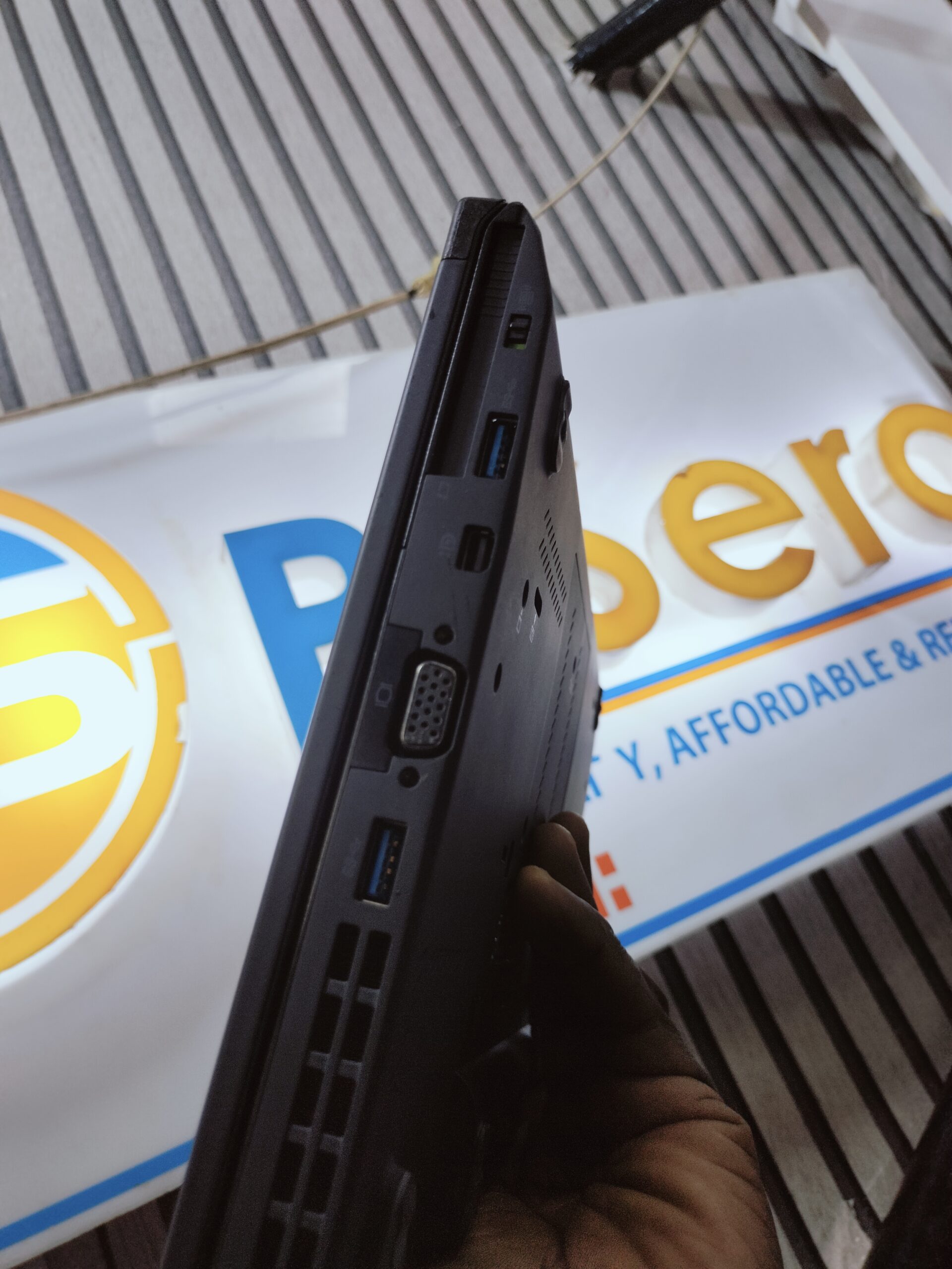 Lenovo Thinkpad x230 (2324BF4)- Intel Core i5 @ 2.60ghz – 256GB SSD – 8GB RAM – HDMI – 2GB total graphics-Finger print sensor-keyboard light - Image 6