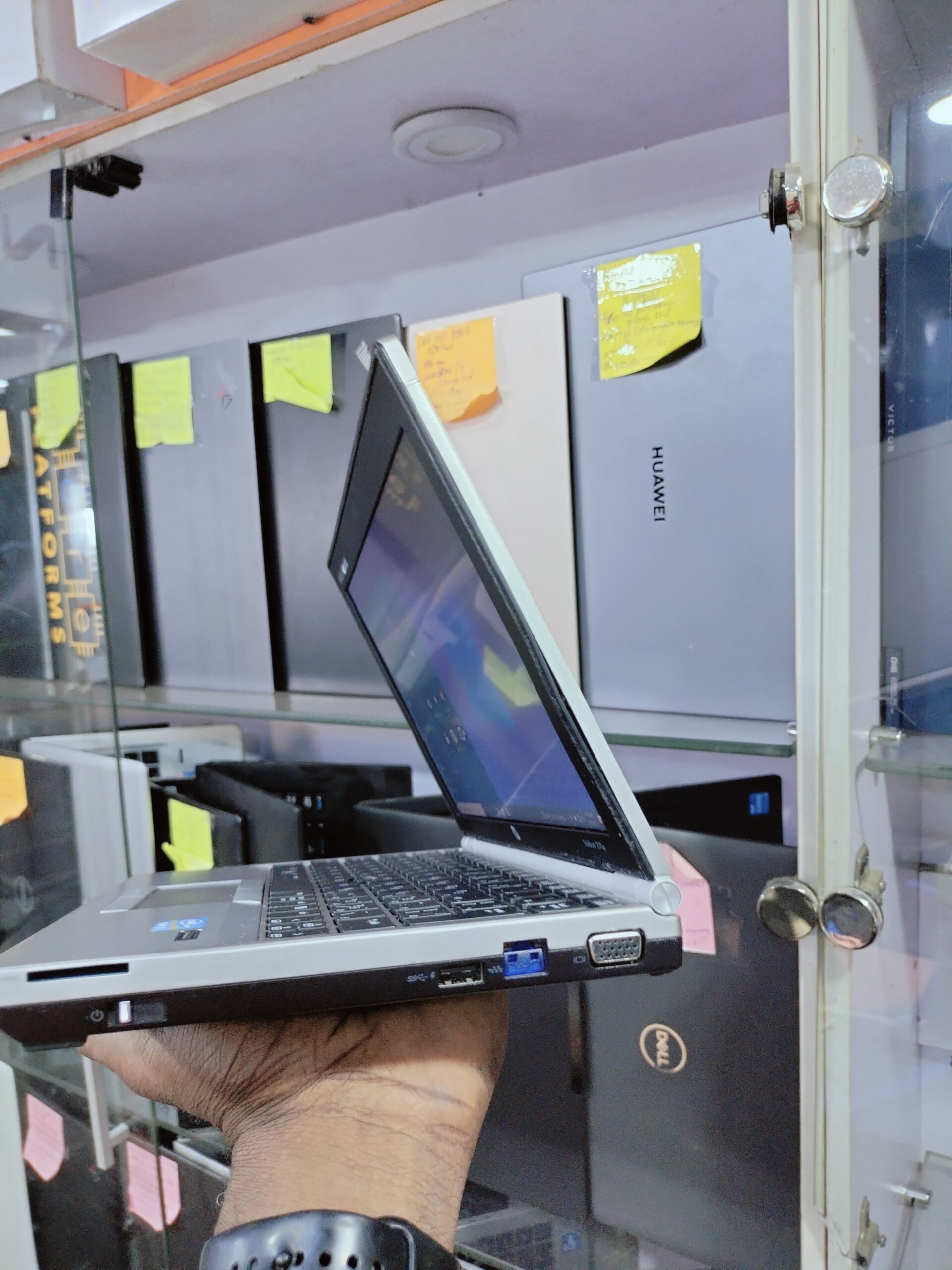 Hp EliteBook 2570p-Intel core i5-256gb ssd-8gb ram-12inches-keyboad light-finger print - Image 4