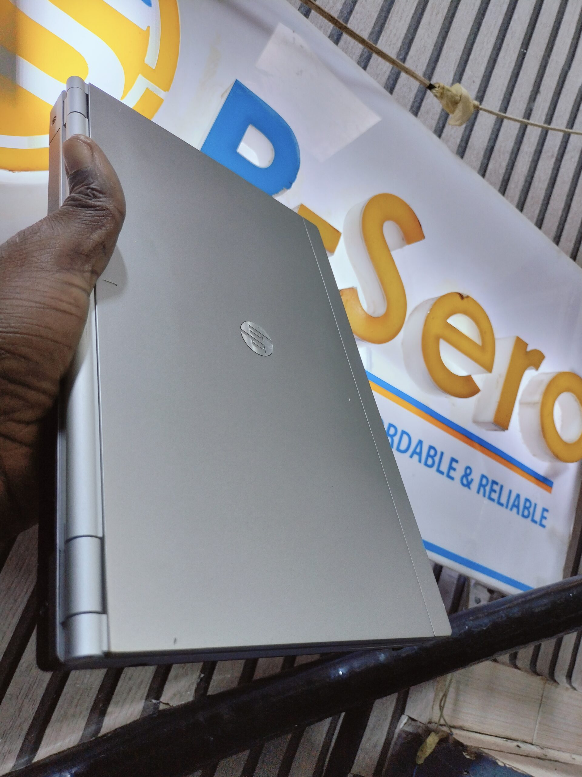 Hp EliteBook 2570p-Intel core i5-256gb ssd-8gb ram-12inches-keyboad light-finger print - Image 2