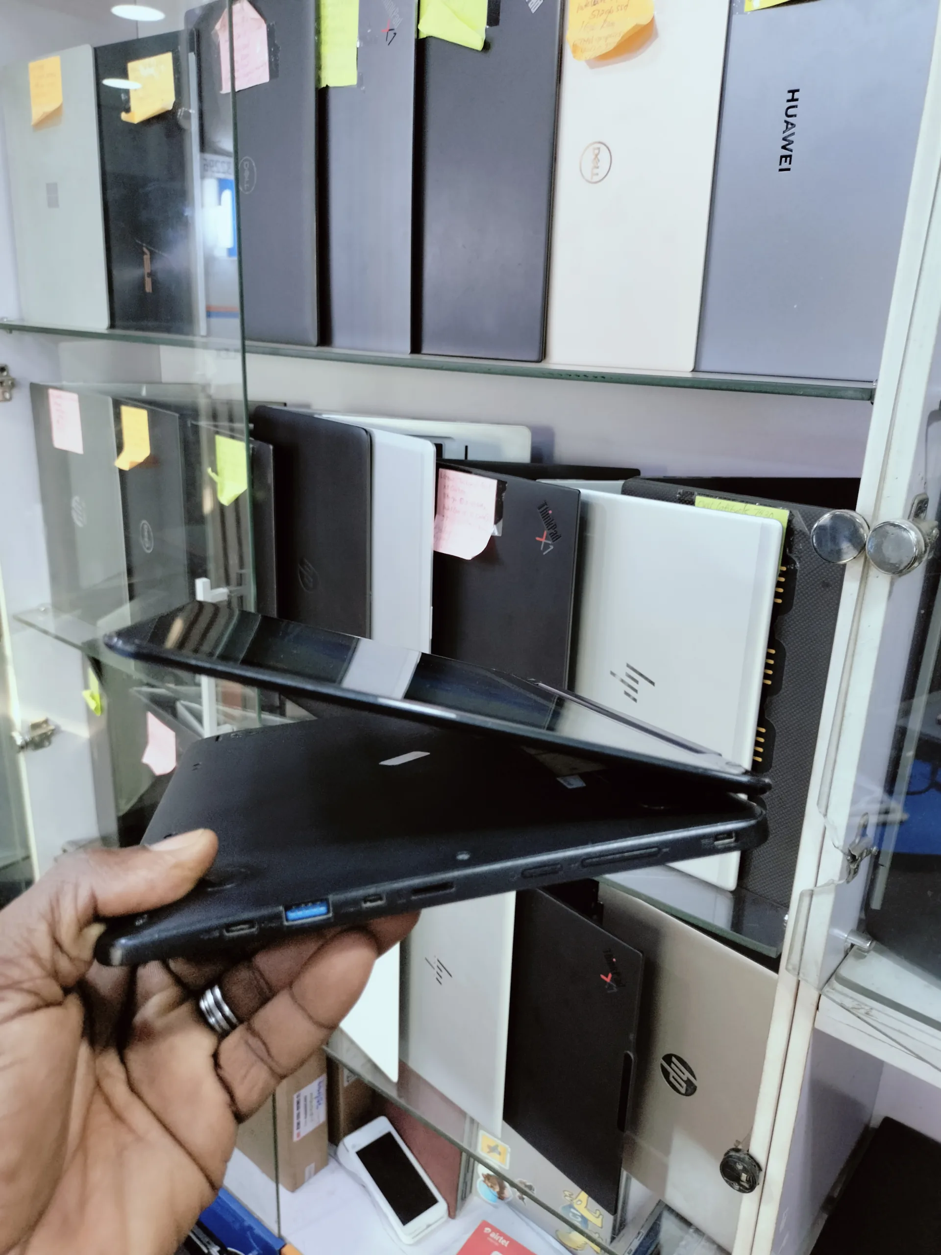 Asus E2055A- Intel N3050 - 32gb ssd - 2gb ram - 11" - Touchscreen -X360 - Sharp Camera - Image 7