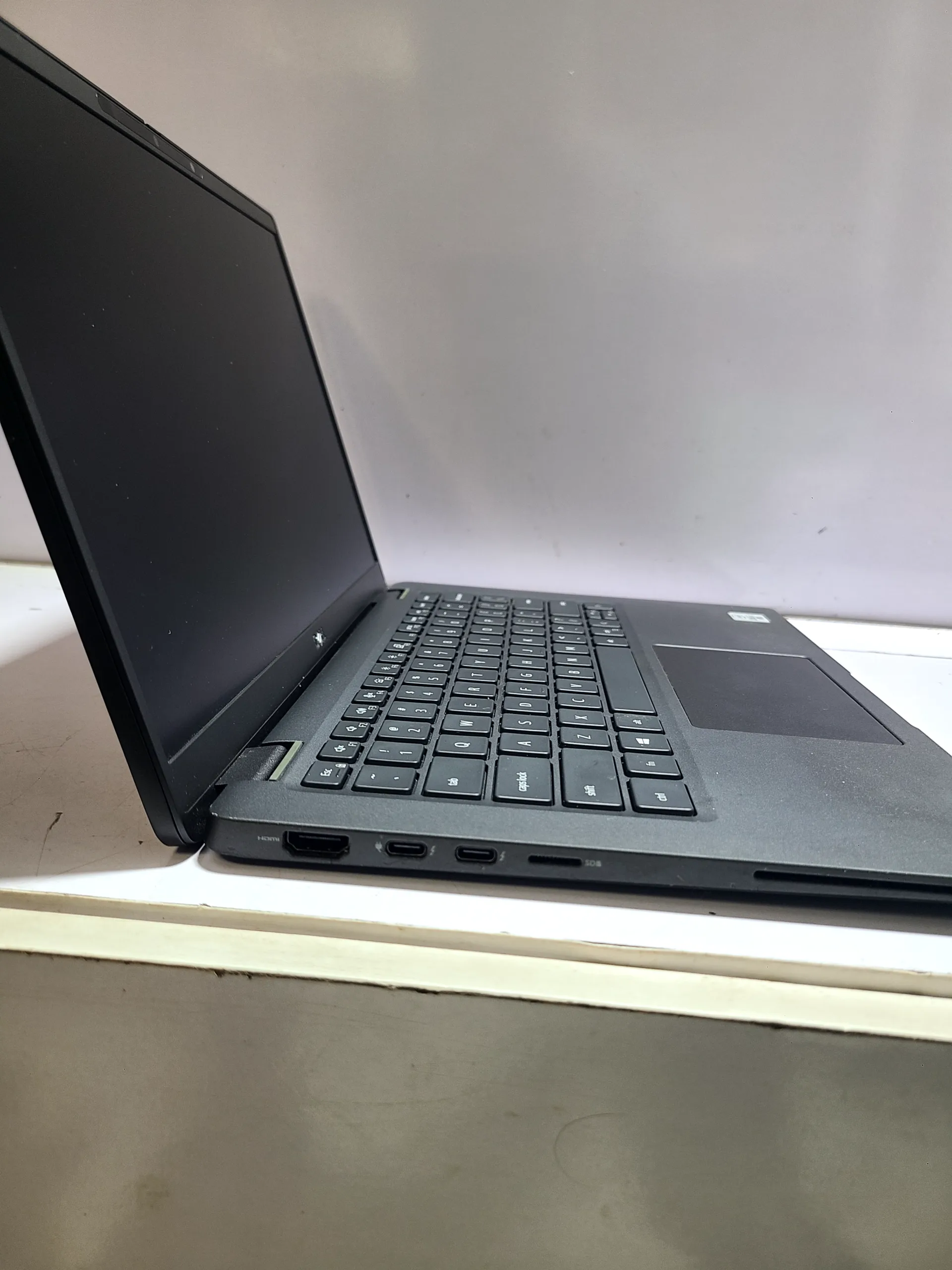 Dell Latitude 7410 - Intel Core I5-10310U - 256 SSD - 16GB RAM. - Image 4