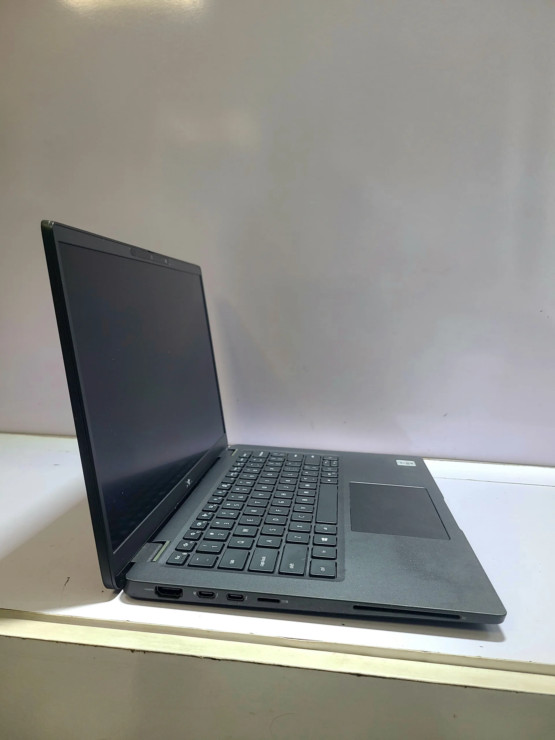 Dell Latitude 7410 - Intel Core I5-10310U - 256 SSD - 16GB RAM. - Image 5
