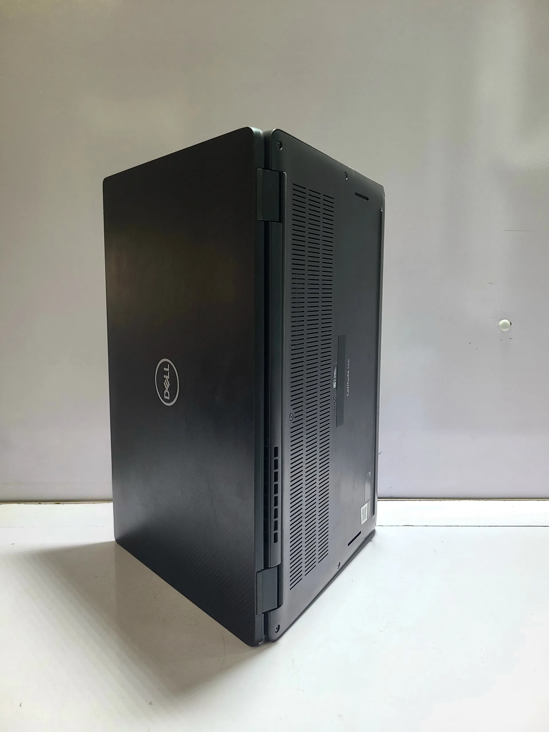 Dell Latitude 7410 - Intel Core I5-10310U - 256 SSD - 16GB RAM. - Image 6
