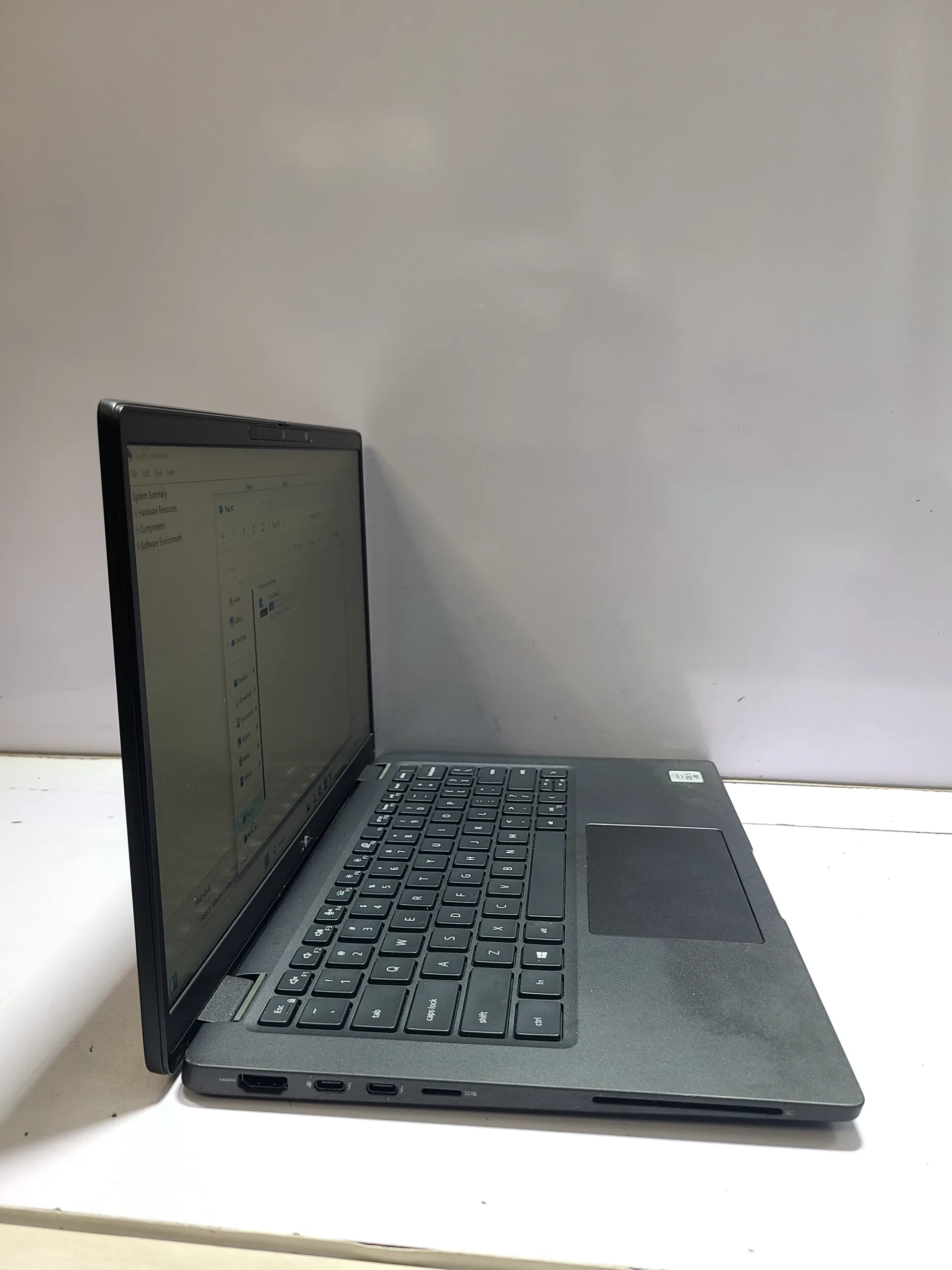 Dell Latitude 7410 - Intel Core I5-10310U - 256 SSD - 16GB RAM. - Image 12