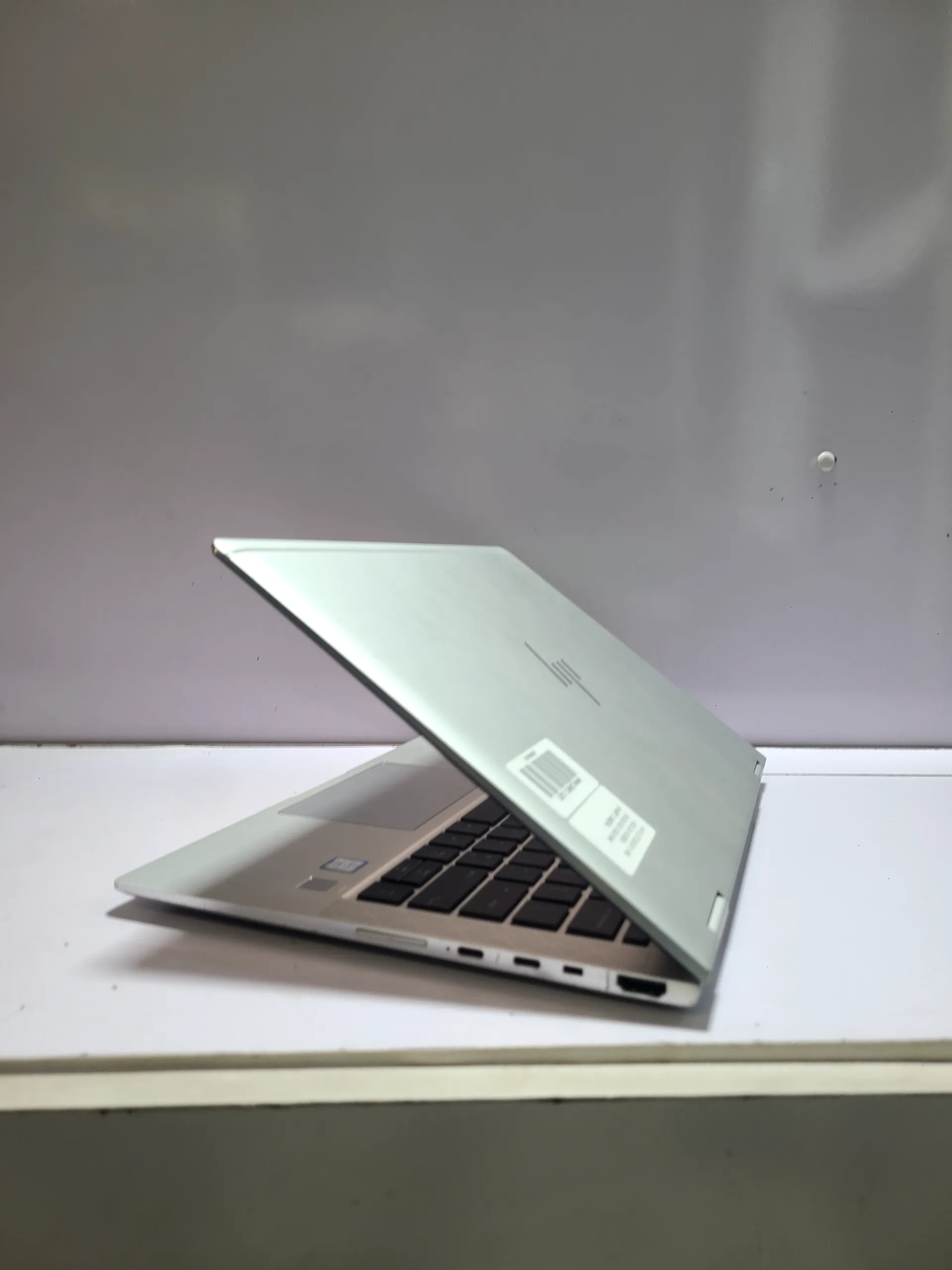 Hp EliteBook 1030 G3 - Core i5 -256GB SSD - 8GB RAM-TOUCHSCREEN - Image 8