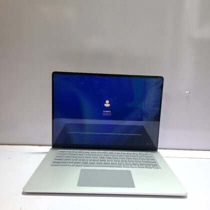 Microsoft 7th edition squadron –  1TB SSD – 16GB RAM