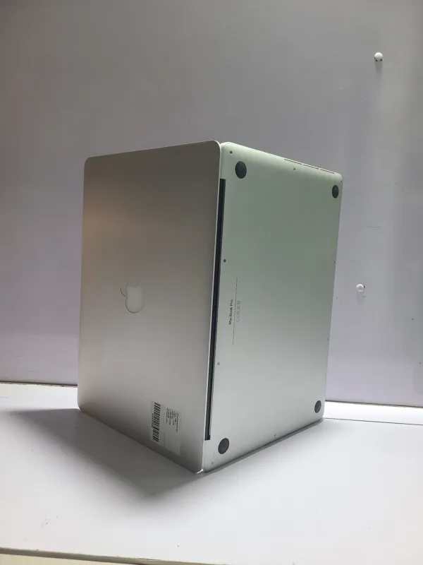 Macbook Pro 11,3 – Quad-Core Interlcore I7- 2.2ghz – 16gb Ram